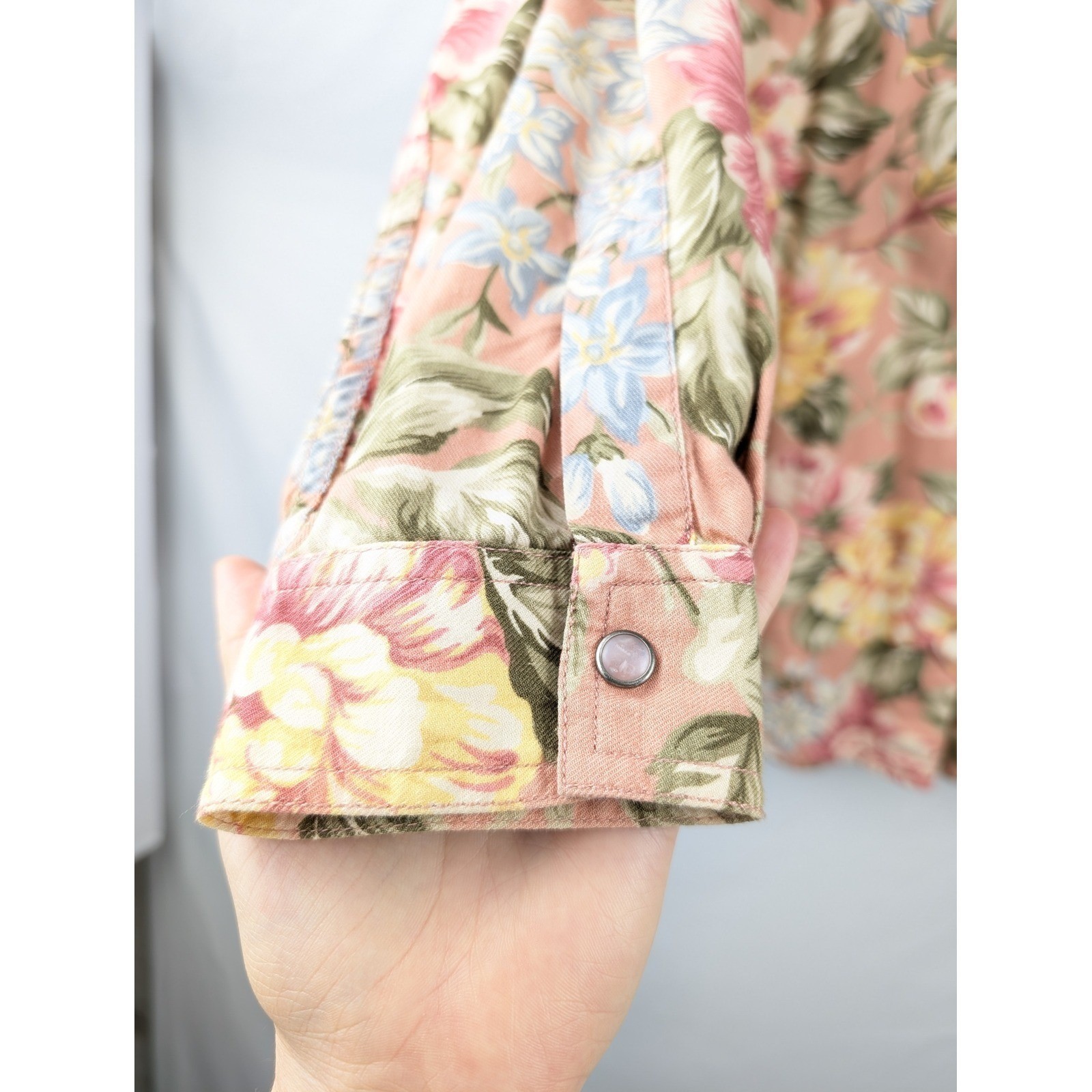 Vintage Floral Long Sleeve Button Shirt Size L Pink Rose Cottagecore Heavyweight