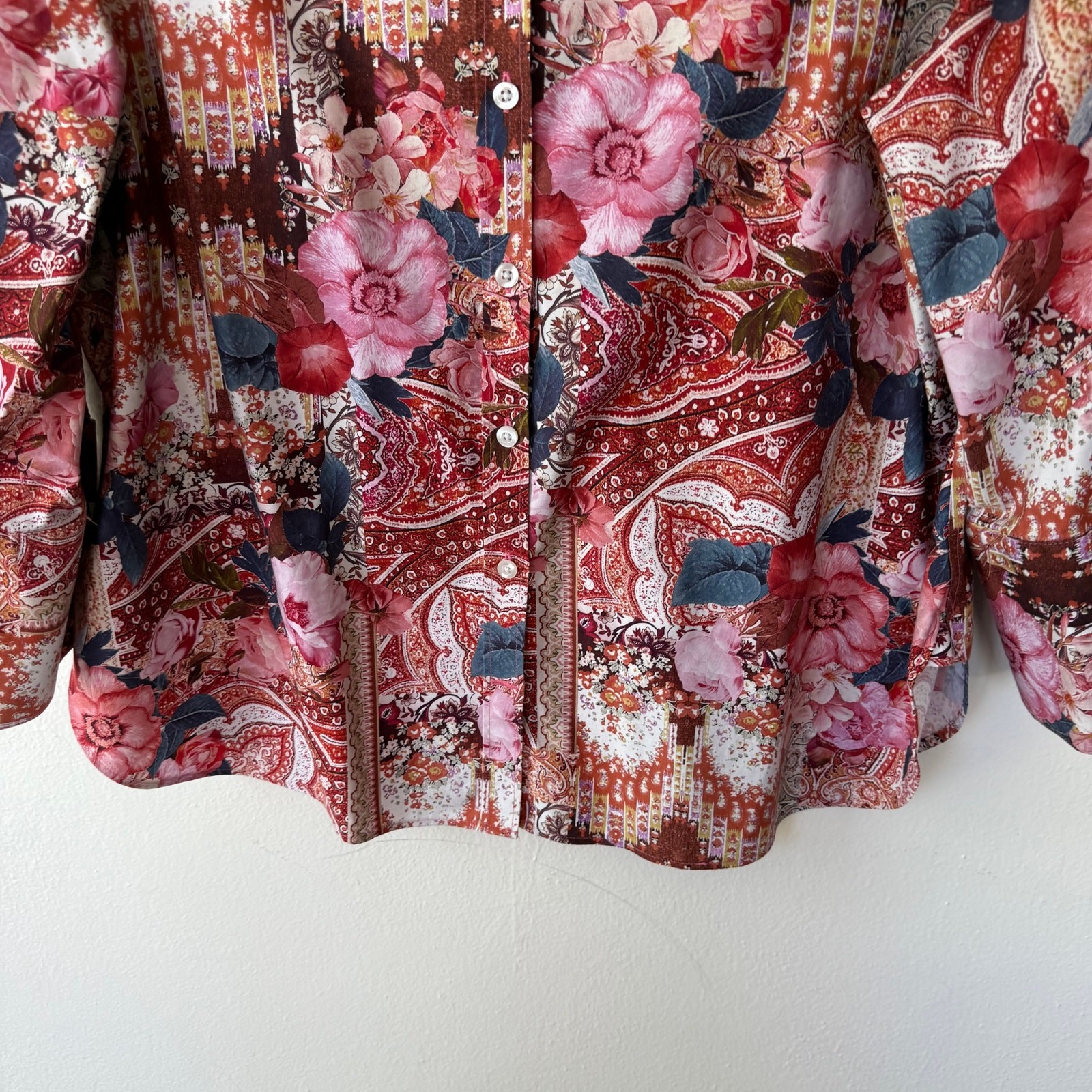 Chico’s No Iron tapestry print shirt floral patchwork pattern. Size 18