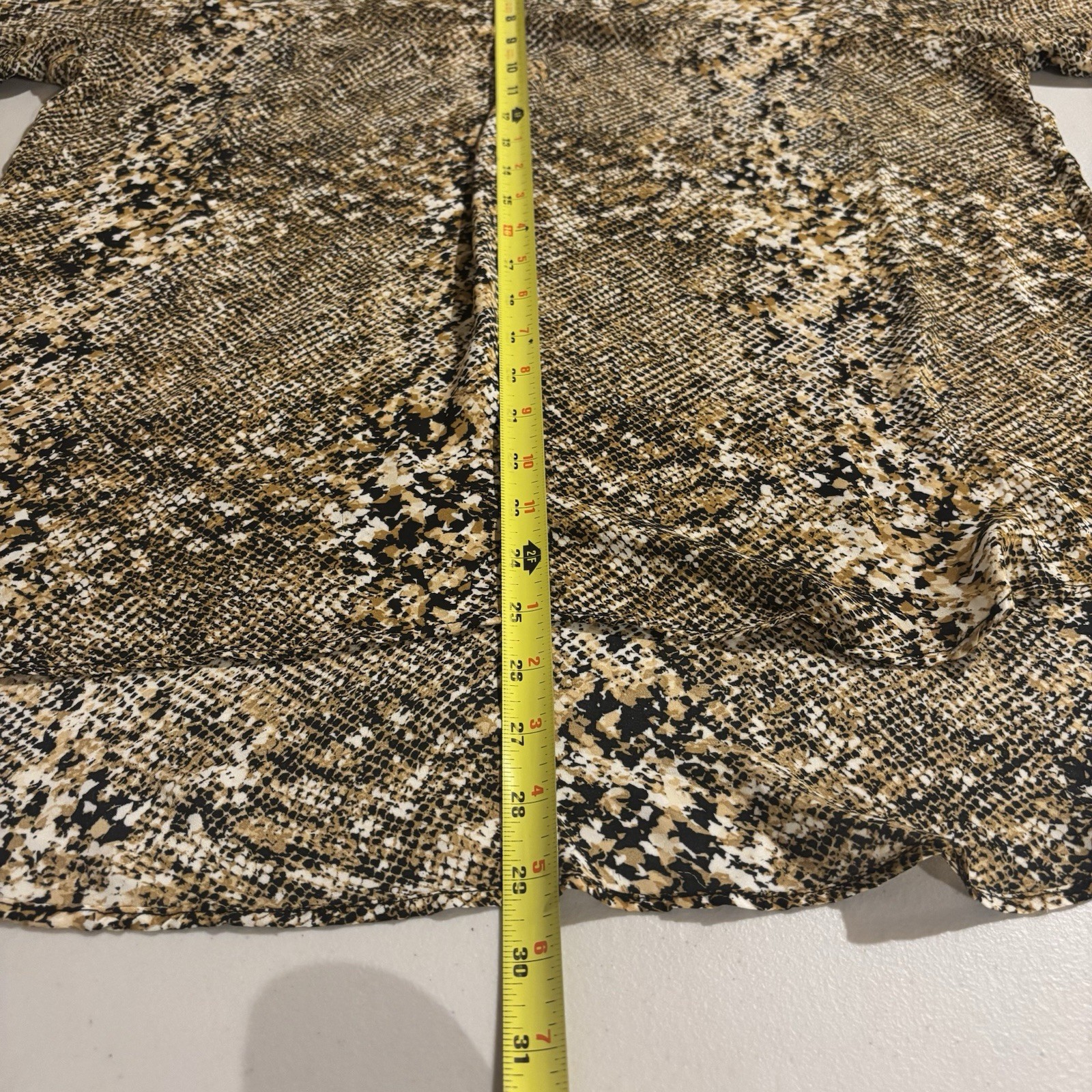 Rose & Olive Tunic Blouse Snake Print Split Neck Long Cuff Sleeve Large 2B-9