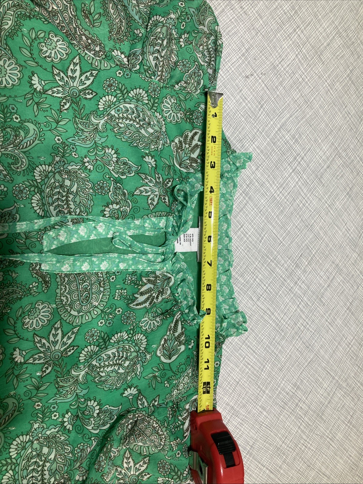 Cupcakes & Cashmere Green Paisley Ruffle Blouse Top XS EUC Puff Sleeve Tie Neck