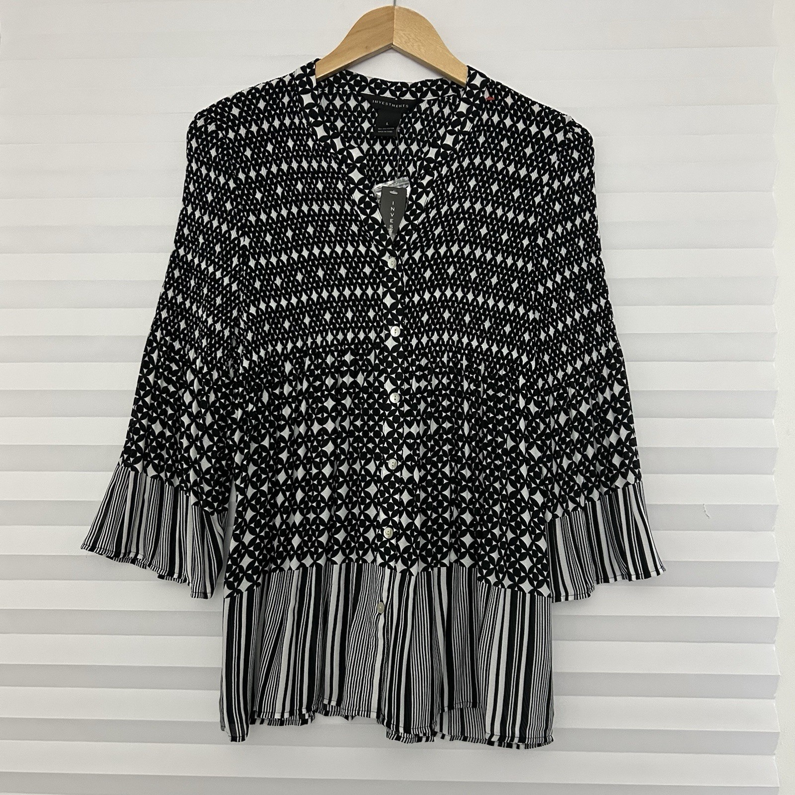 Investments Shirt Top Sz L Button Front 3/4 Sleeve Accordian Style Polyester New