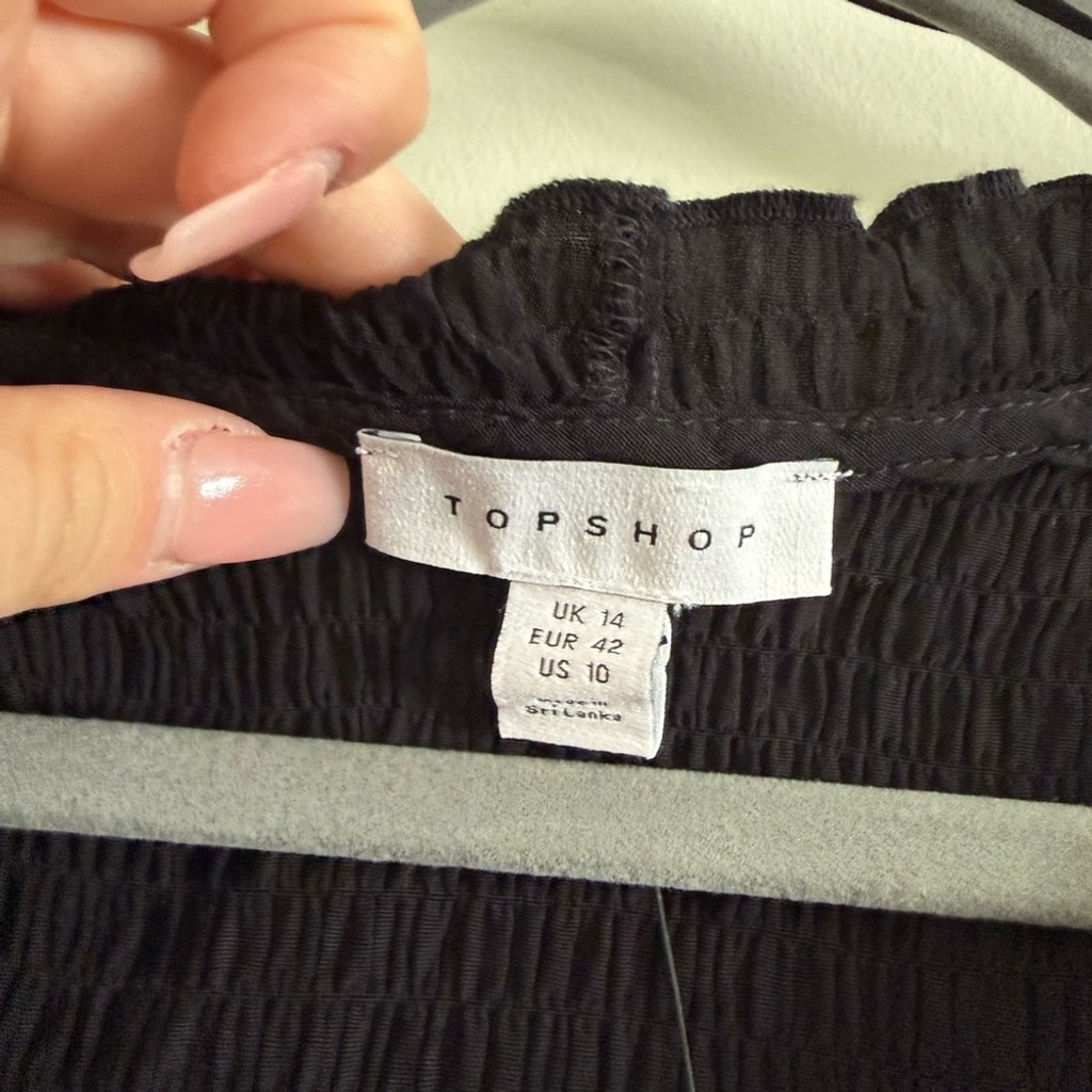 ✨NWT Topshop Black Ruched Long Sleeve Lace-Up Top V Neck Minimalist Going Out