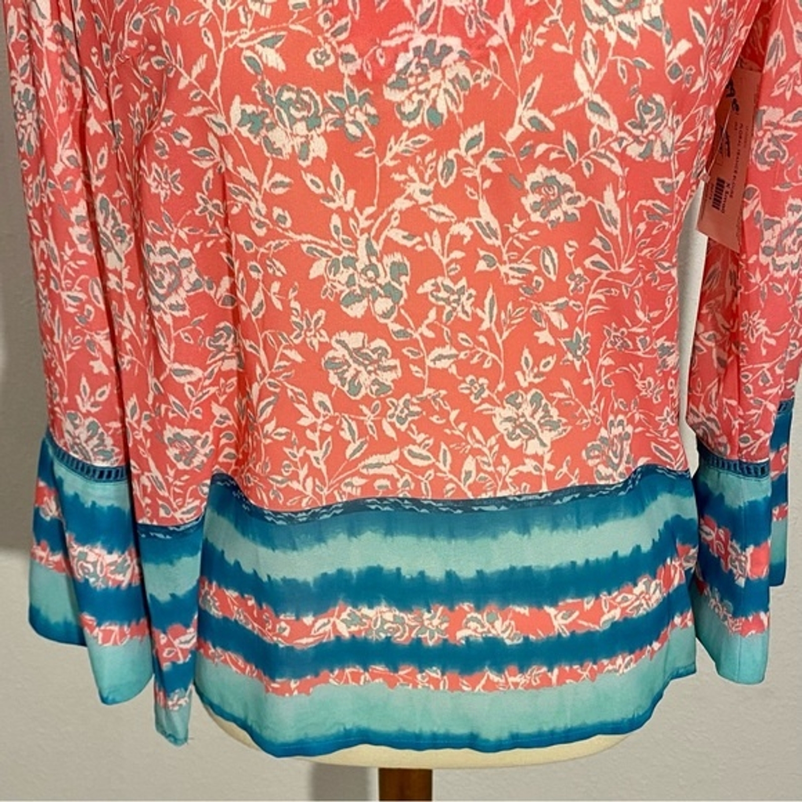 NEW Kut from the Kloth Floral Print Blouse Women’s Size XS Coral Teal Striped