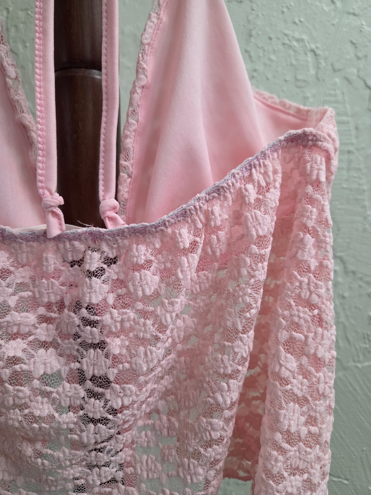 T163. Women’s Summer Resort Vacation Pink Boho Lace Halter Top