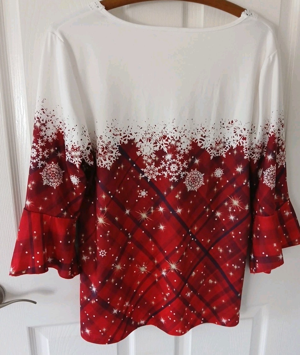 Snowflake Red White Christmas Top – Fun – Holiday Festive- Thin Sweater – Sz L