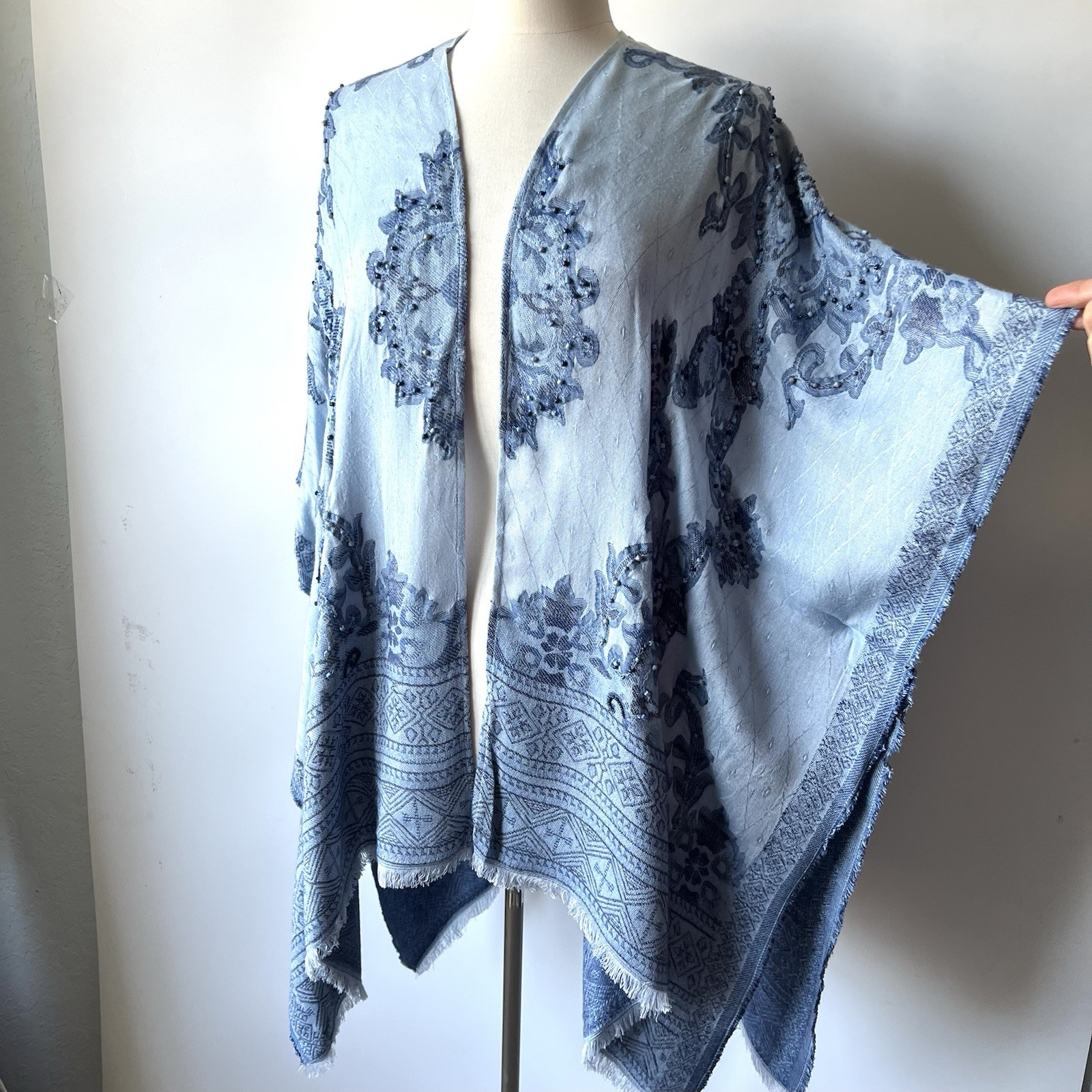 Chico’s Indigo Jaquard Ruana Beaded Open Poncho Kimono Duster Blue One Size FLAW