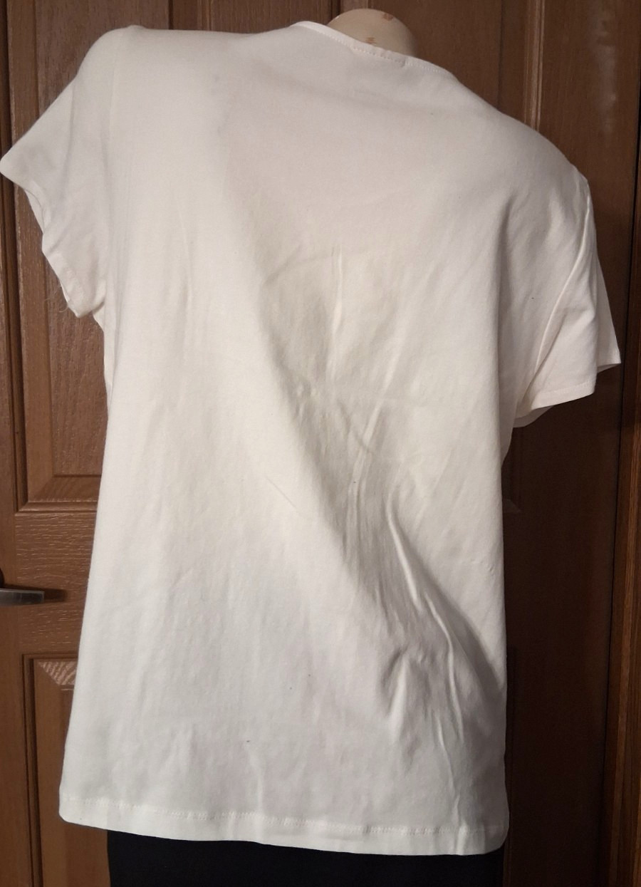 Ruby Rd. White Tee V-Neck With Buttons & Baubles Short Sleeves Size XL