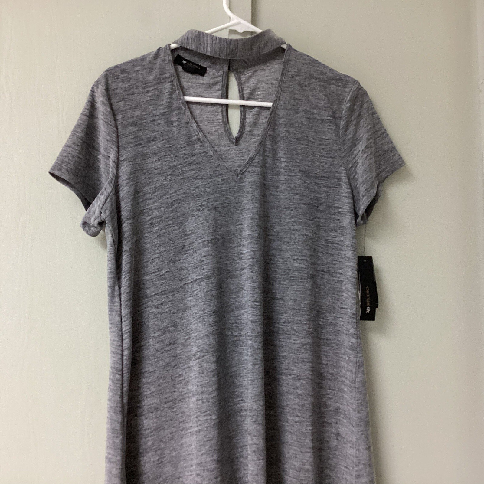 NWT AB Studio Women’s Size Medium Blouse Top Chocker Neckline Silver Gray Short
