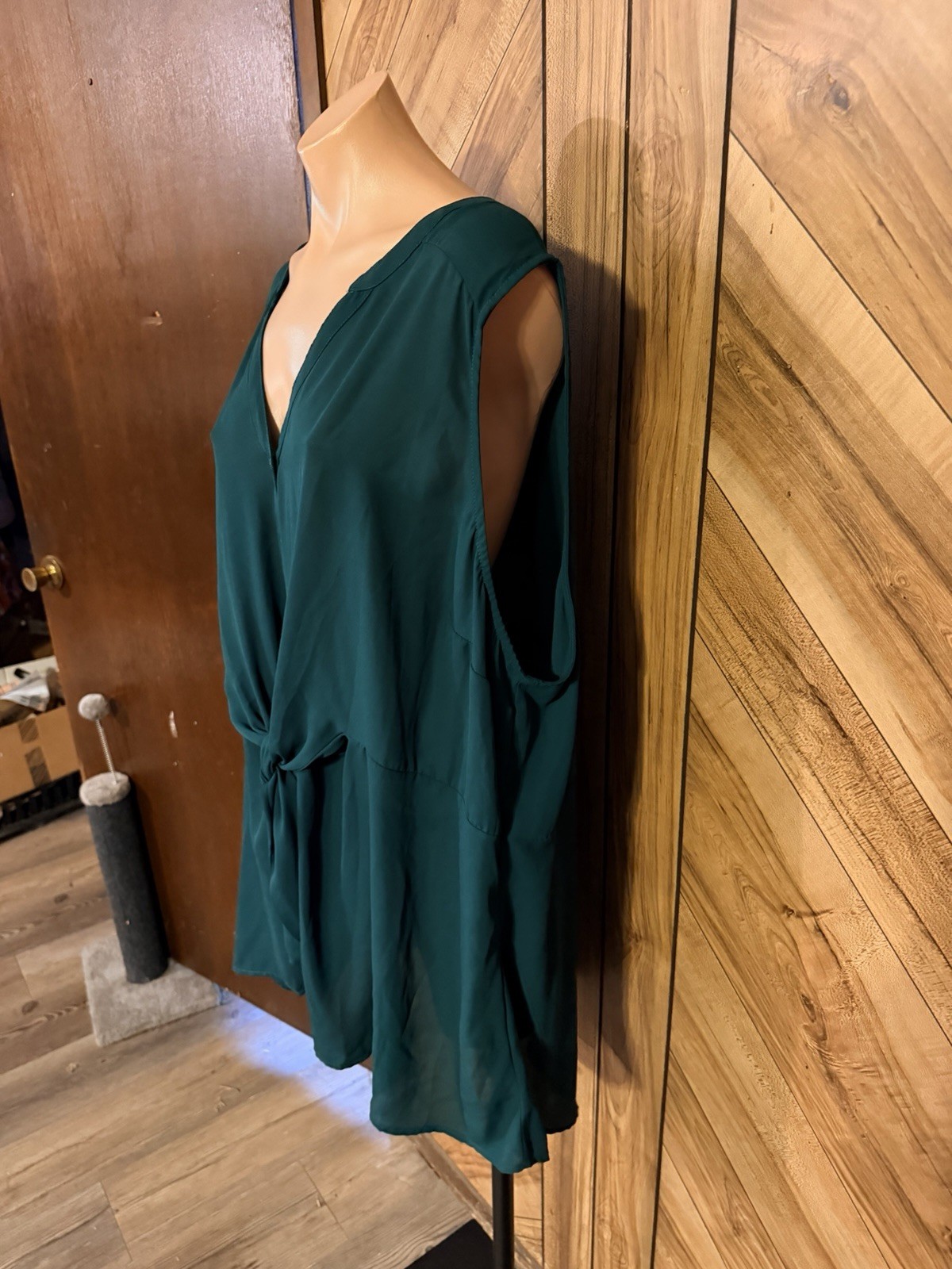 Torrid Women’s 4X Dark Teal Sleeveless Tie Front Button Up Chiffon Tunic Blouse