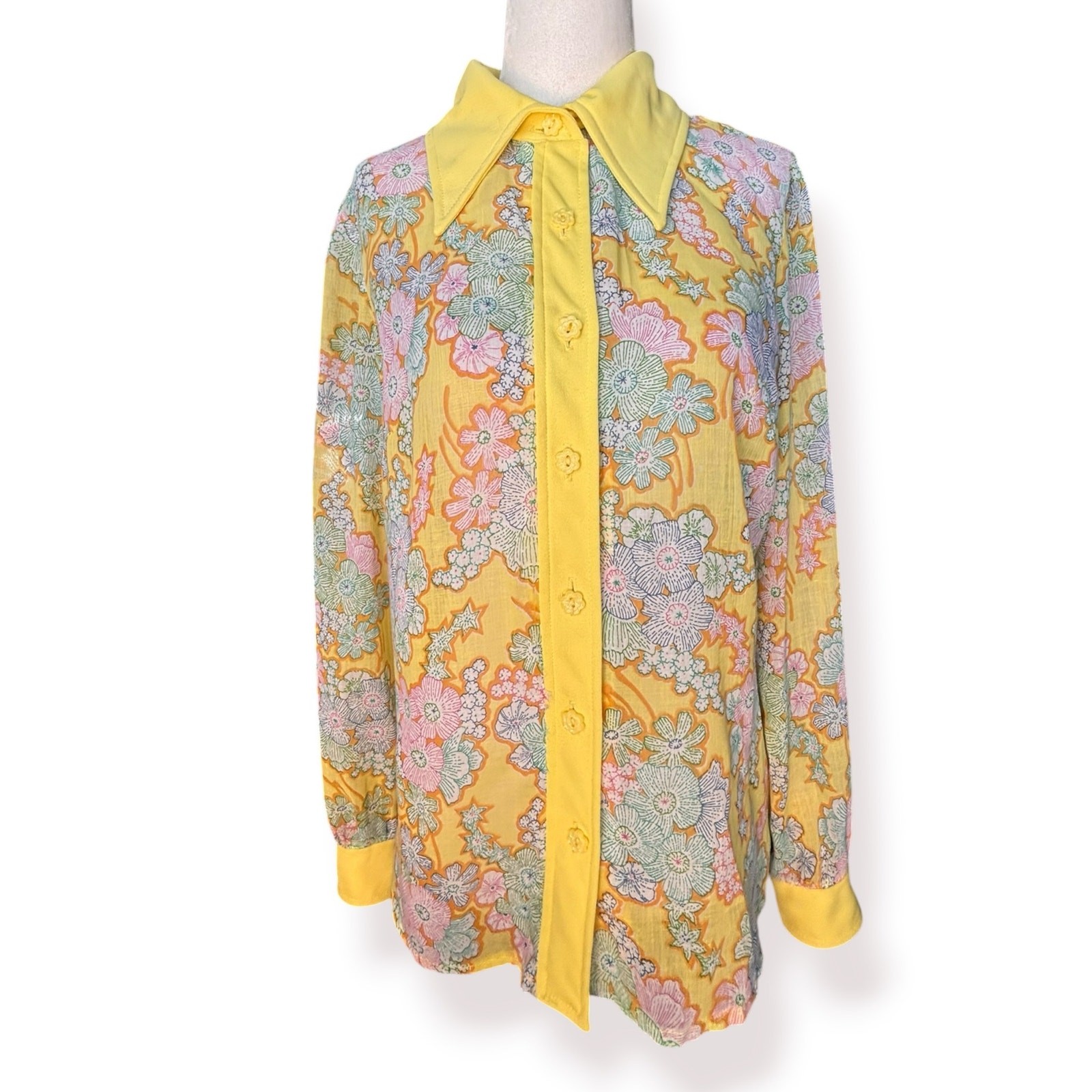 Vintage 70s Floral Mod Disco Blouse Yellow Pastel Dagger Collar Flower Buttons