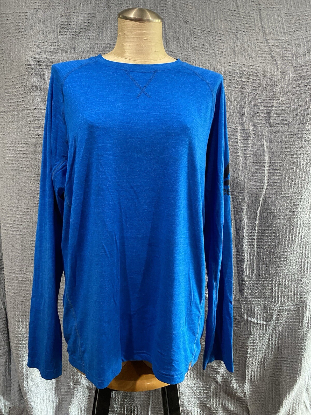 Reebok Women’s Large Activewear Workout Shirt Long Sleeve Shirt Top Blue NWOT