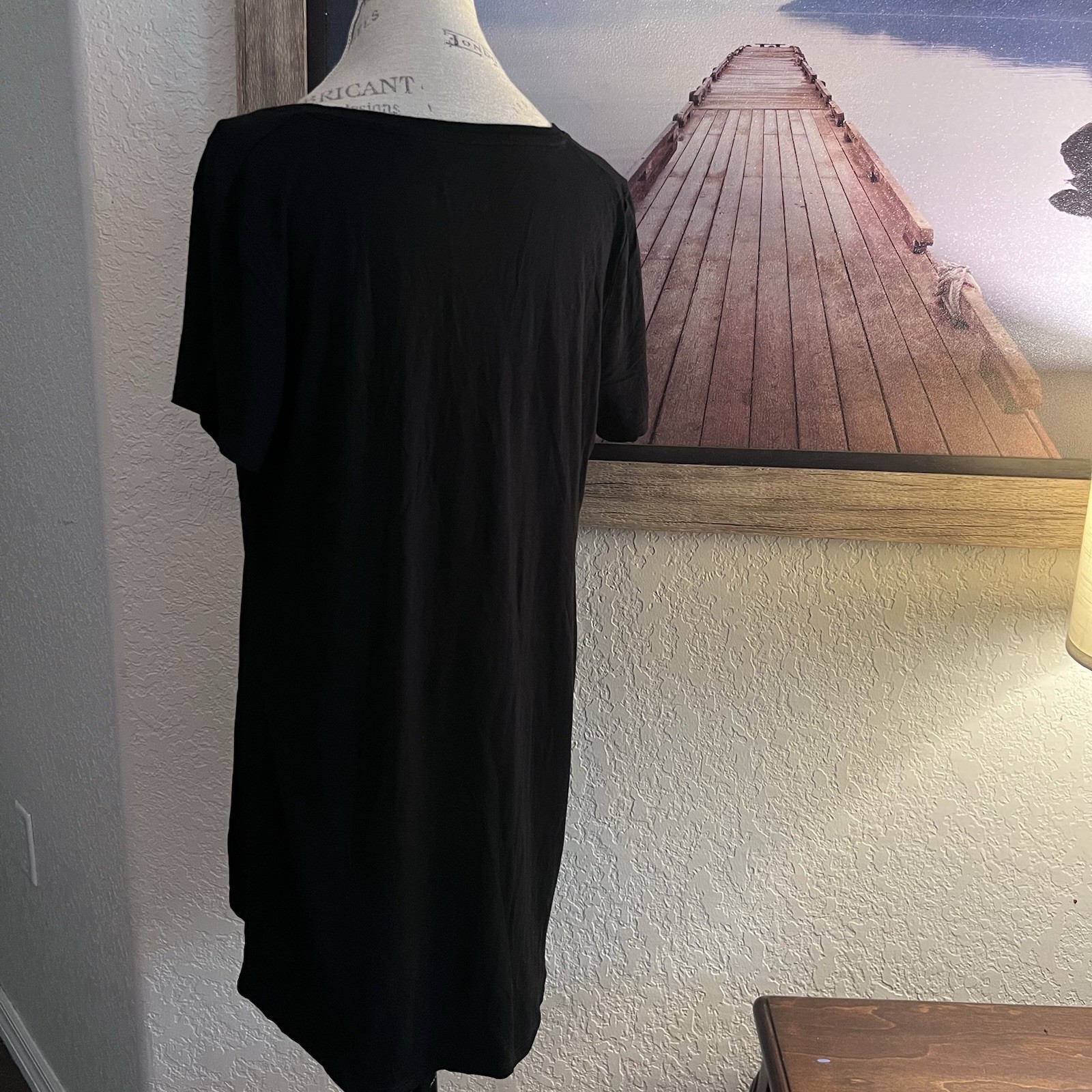 HUE Women’s Black V-Neck Short Sleeve Jersey Rayon/Spandex T-Shirt Size L #31