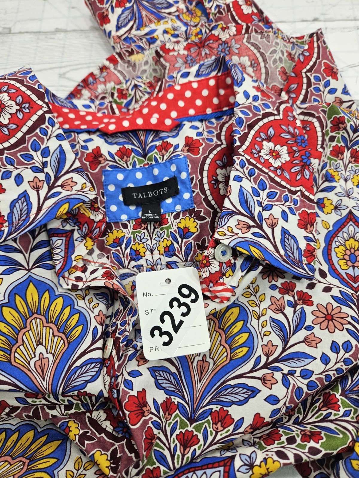 Talbots Womens Large Modern Classic Cotton Shirt Botanical Medallion