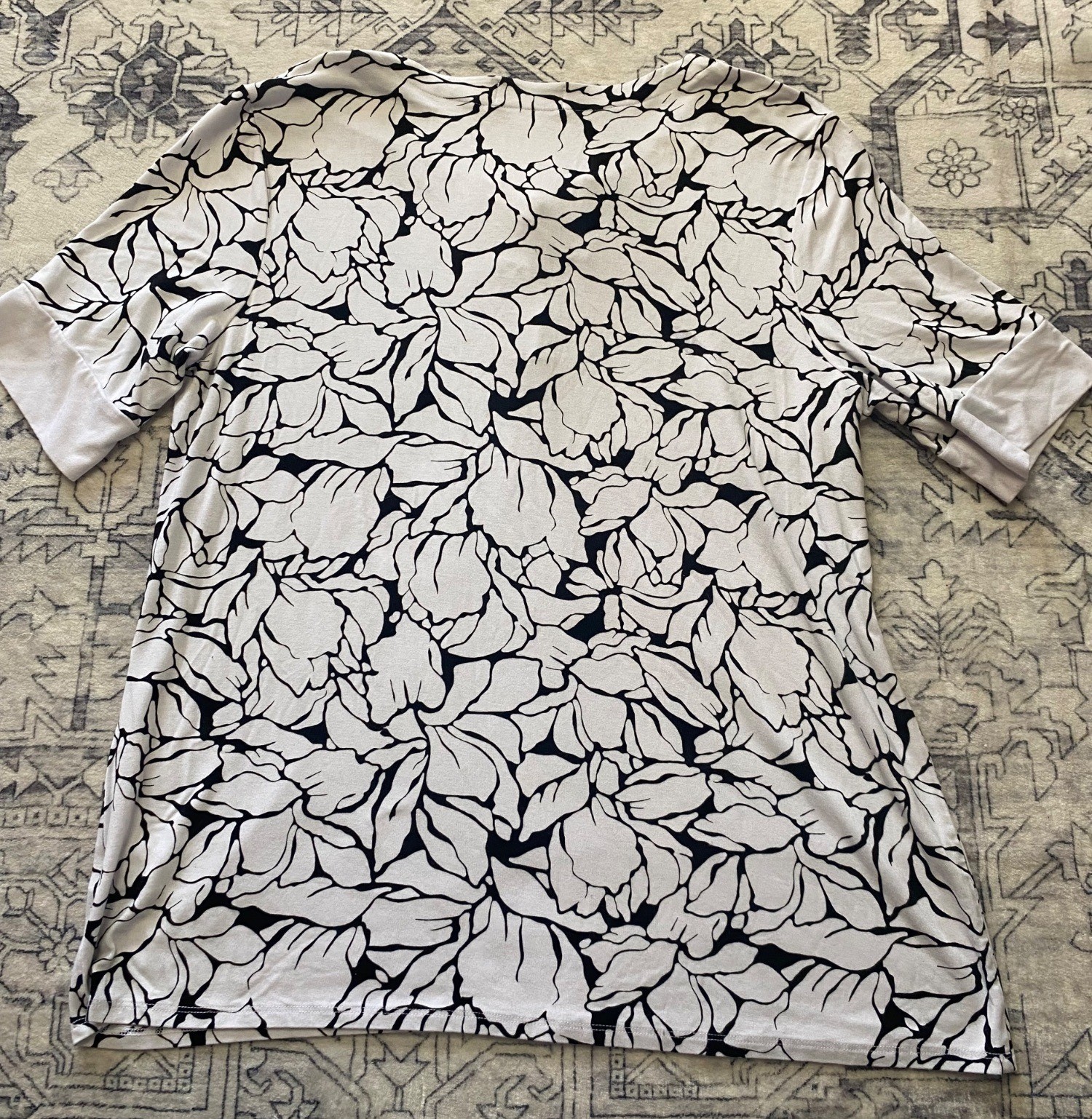 Liz Claiborne XL Top Black & White Floral Lace Up V-Neck Cotton Stretch