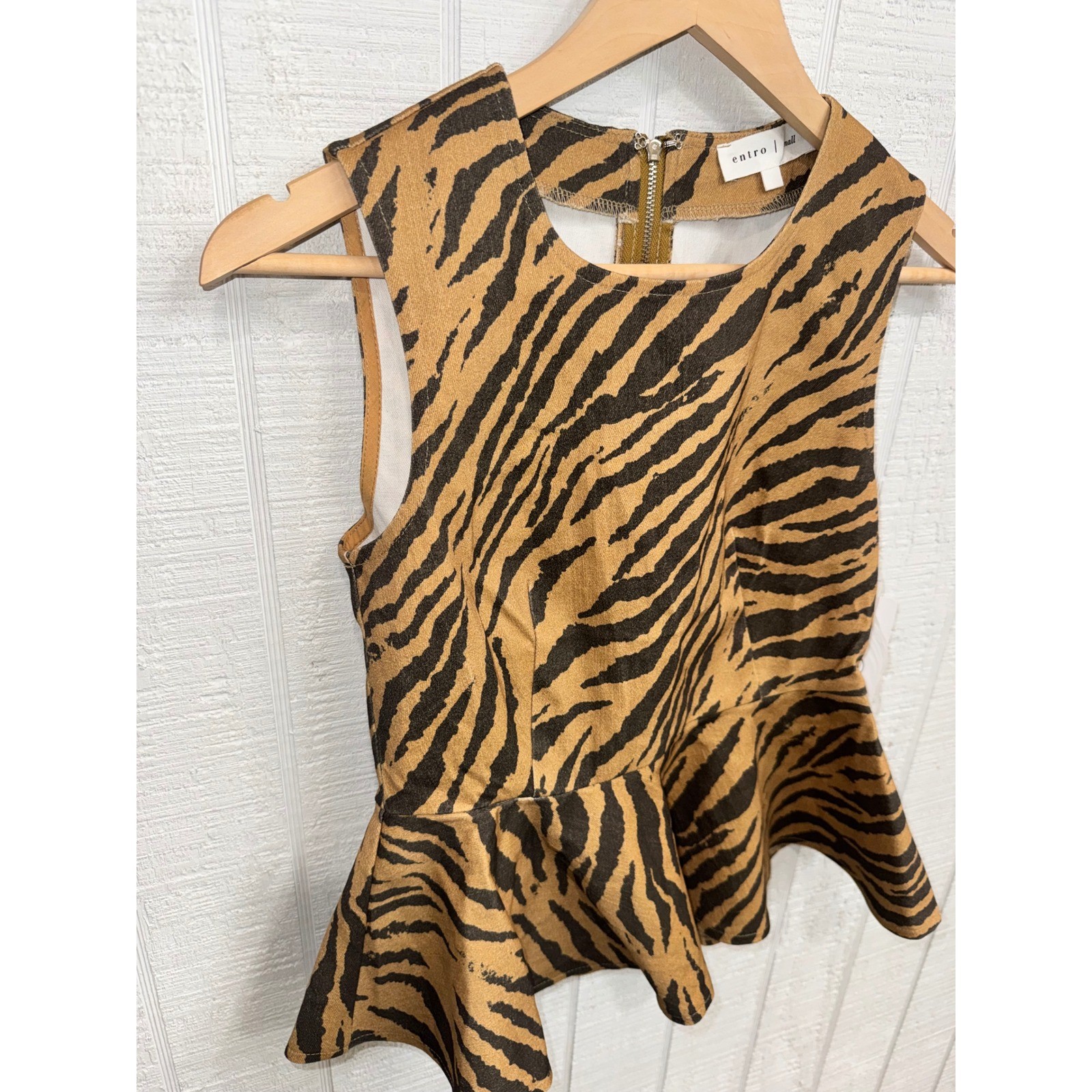 Entro Peplum Top Women Tan Black Tiger Animal Print Sleeveless T31161 Small