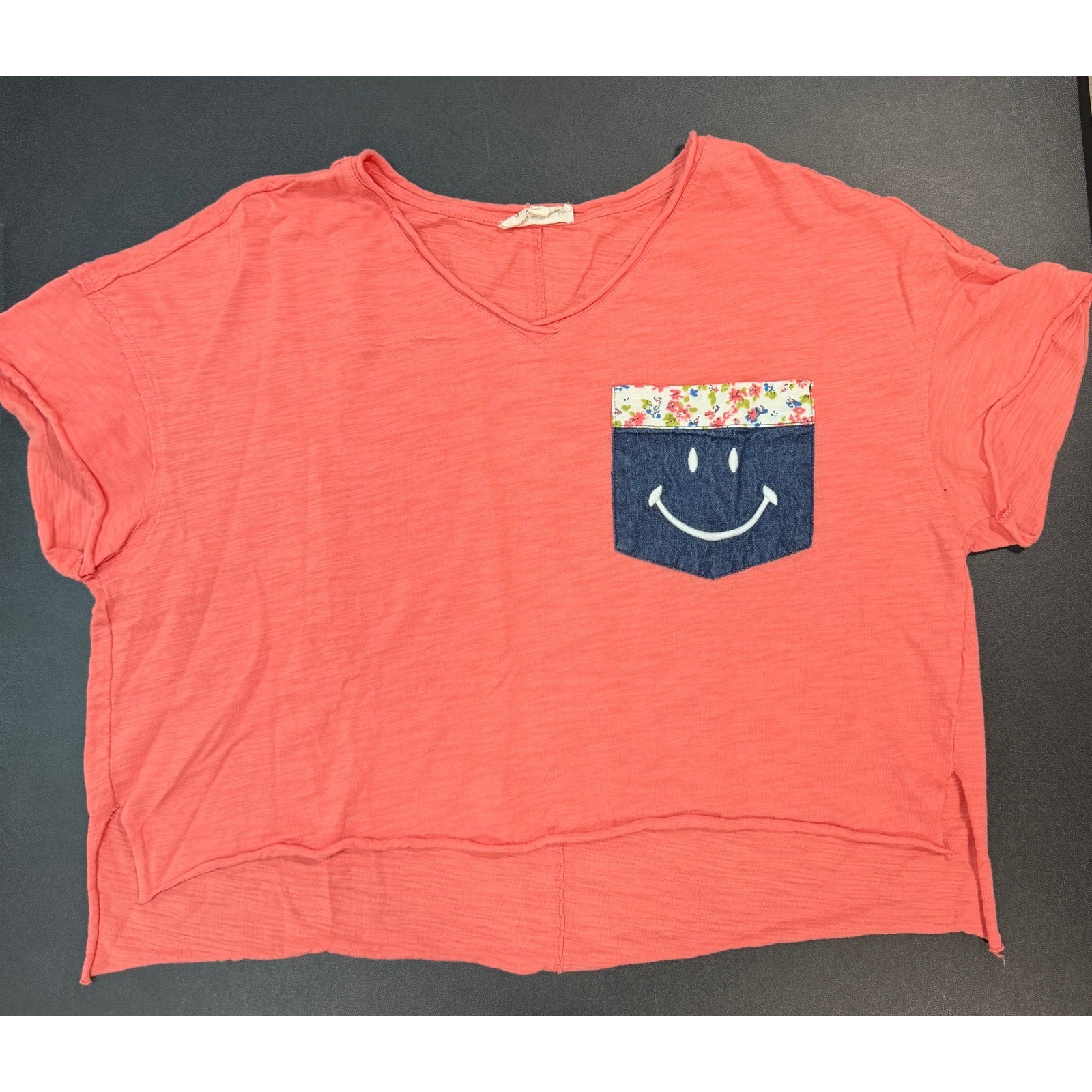 Listicle Women Coral Pink Smiley Face Pocket T-Shirt Slub Knit V-Neck Large