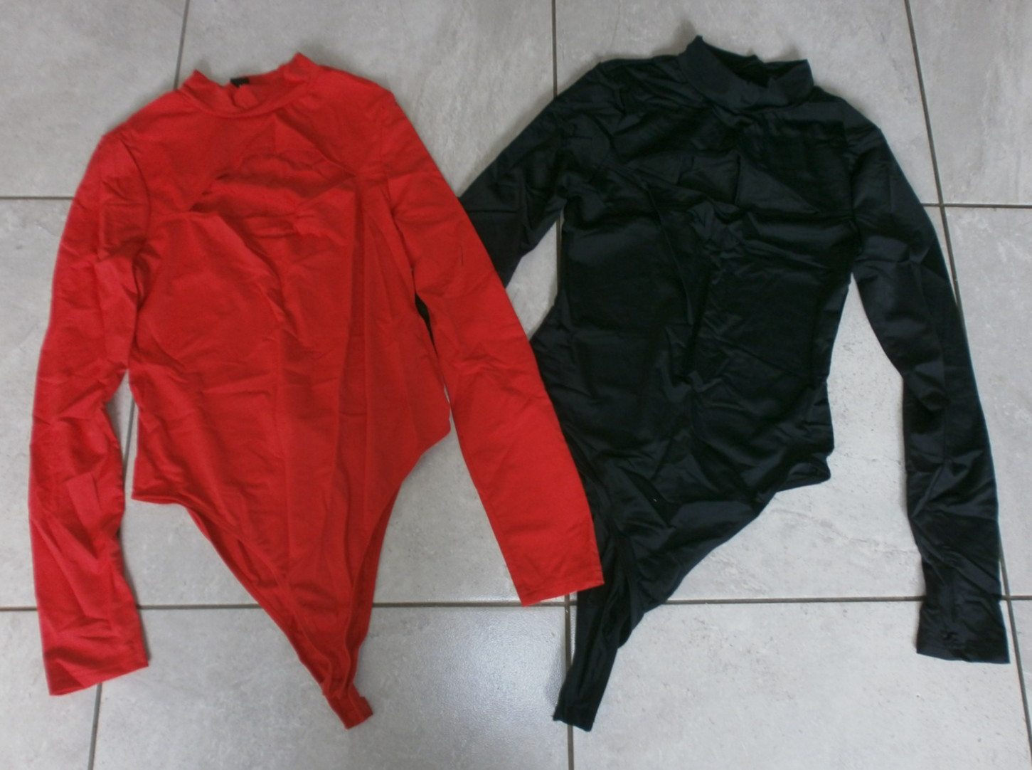 NEW – 2 X SHEIN – LONG SLEEVED BODY SUITS – BLACK & RED – SIZE M (12)