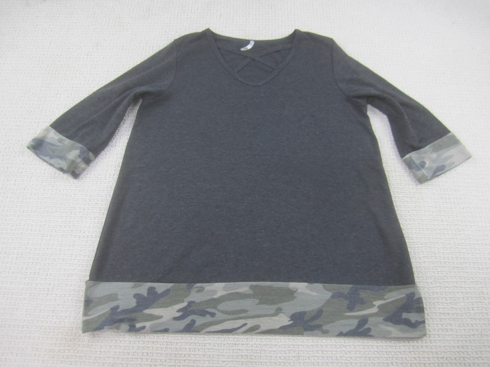 Voll Shirt Womens 1X Tunic Top V-Neckline 3/4 Sleeve Camo Camouflage Hem