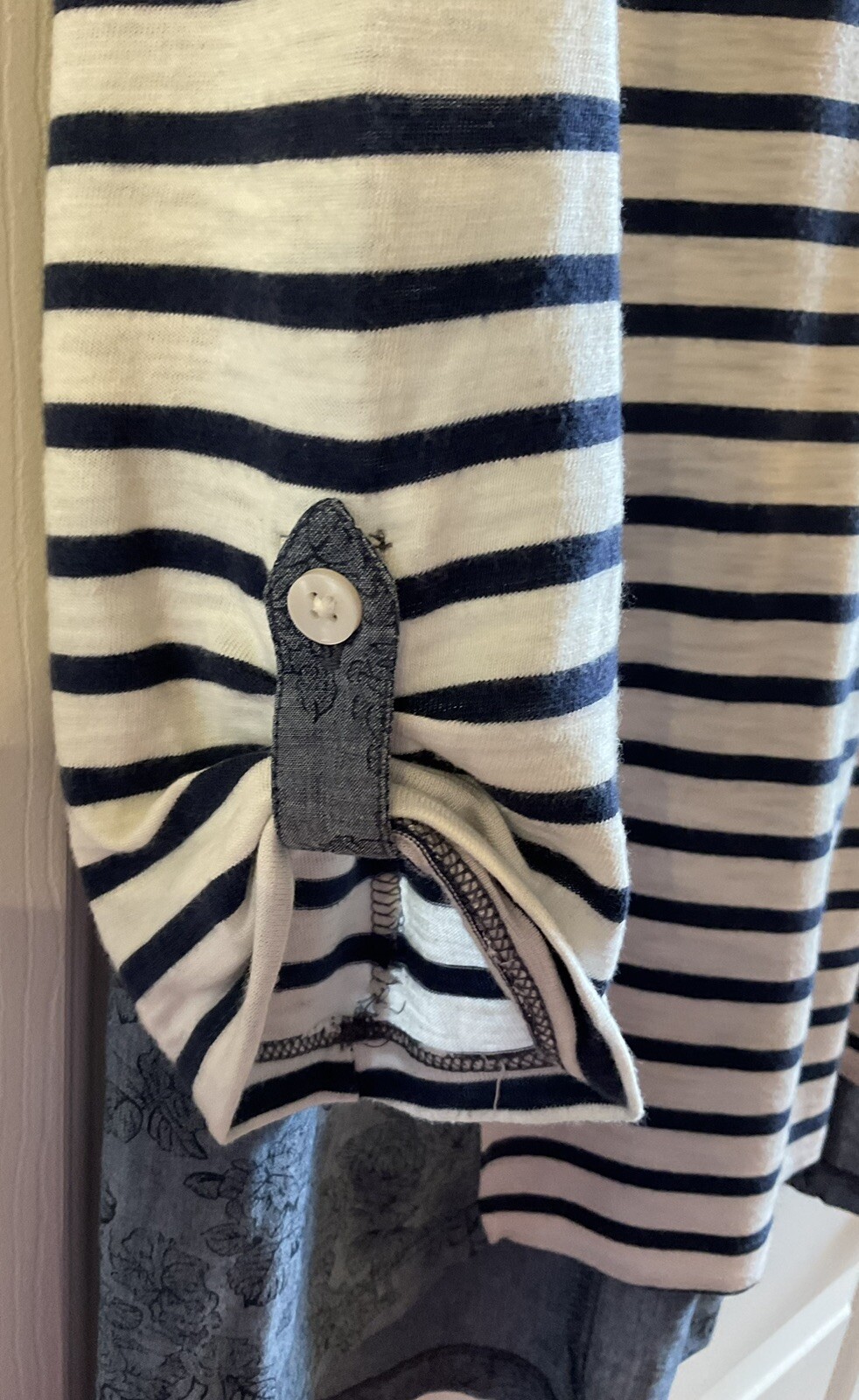 NWOT Chicos 3/4 Sleeve Striped Front Blue Cream Tunic Tee Size 1 Medium