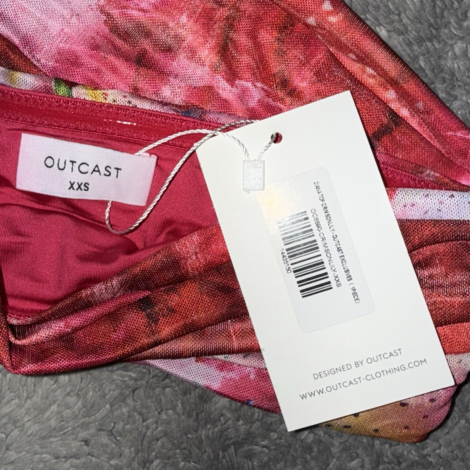 OUTCAST ZIANA TOP CRIMSON LILY
