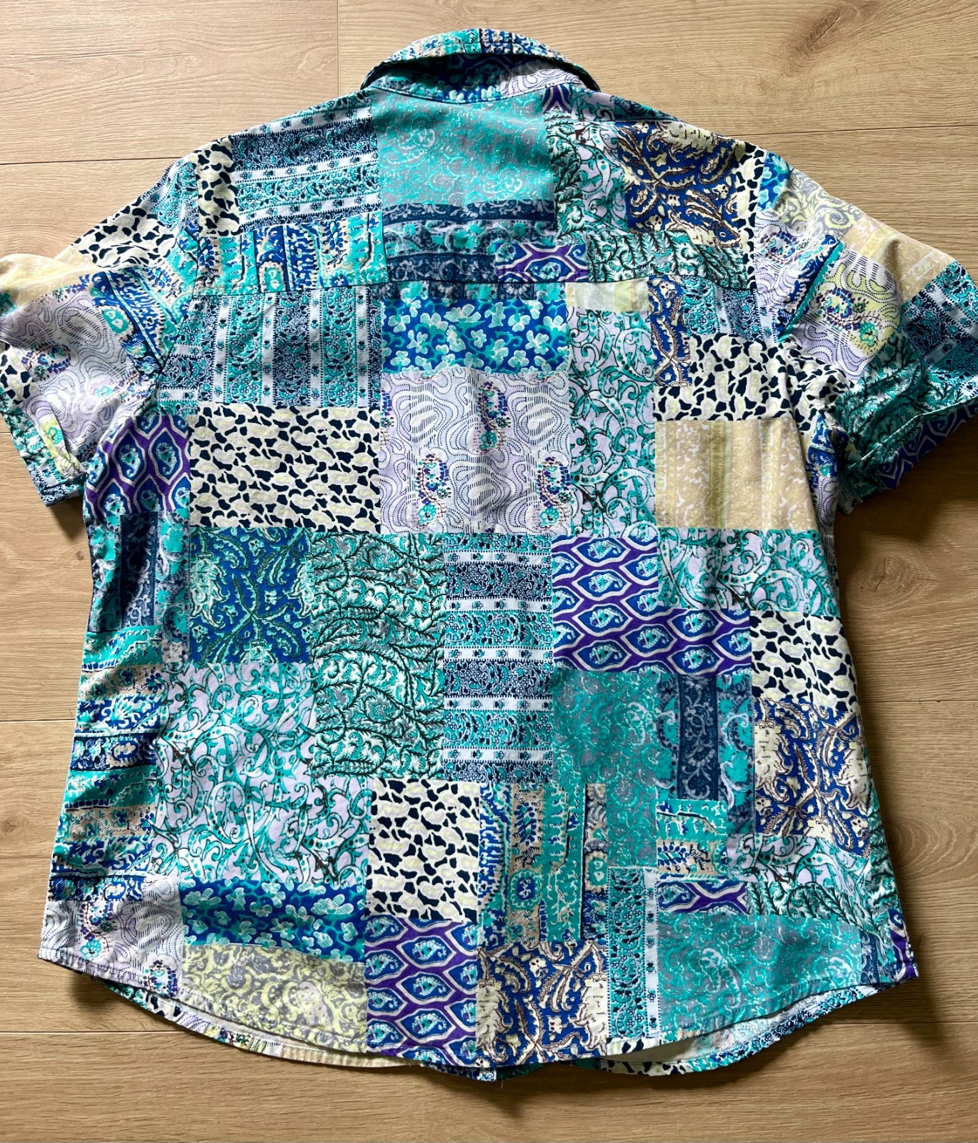 Vintage Erika Women’s Multicolor Button Down Blouses Lot of 2 Size Large