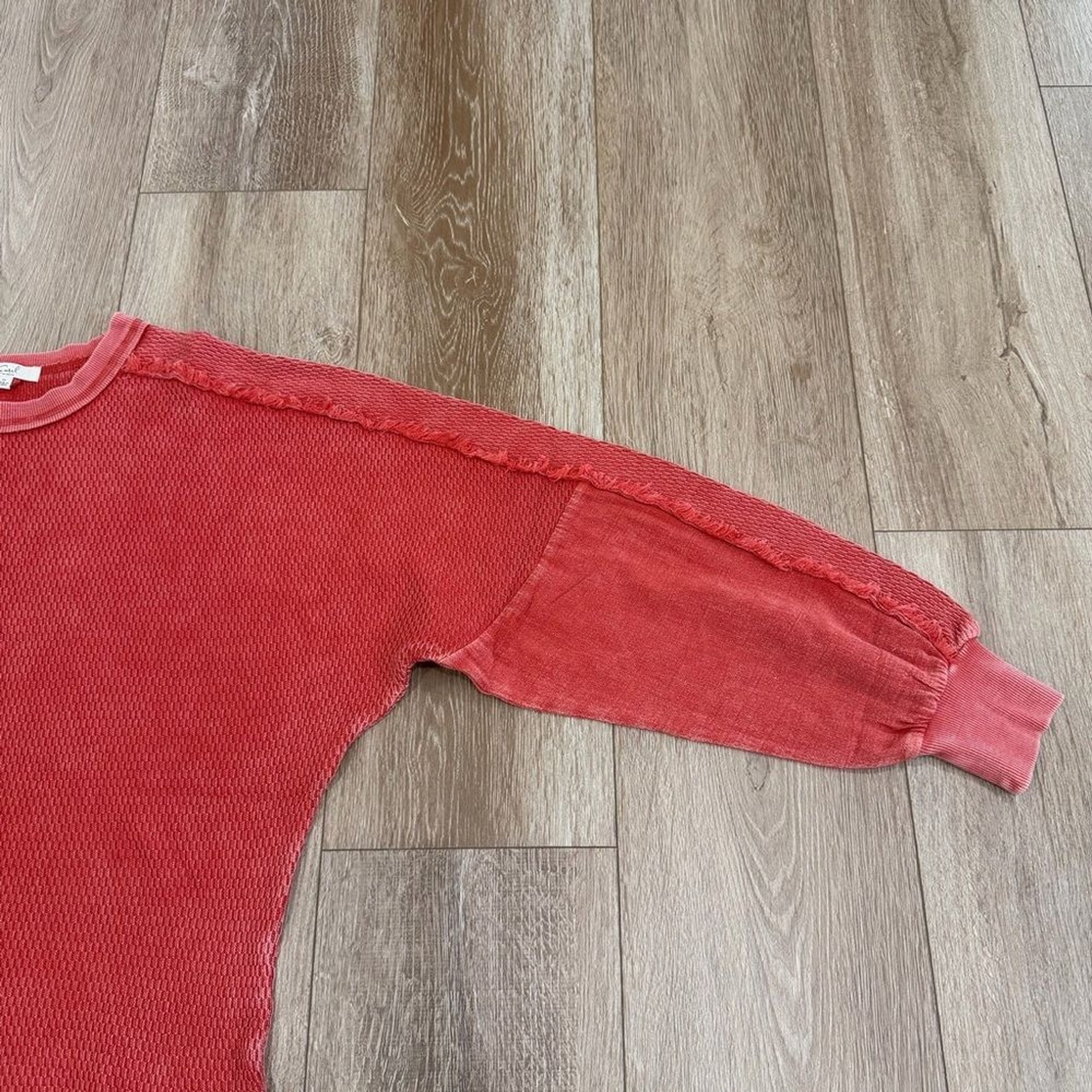NWT Easel Mineral Washed Relaxed Knit Top Size Medium Poppy Red ET71675