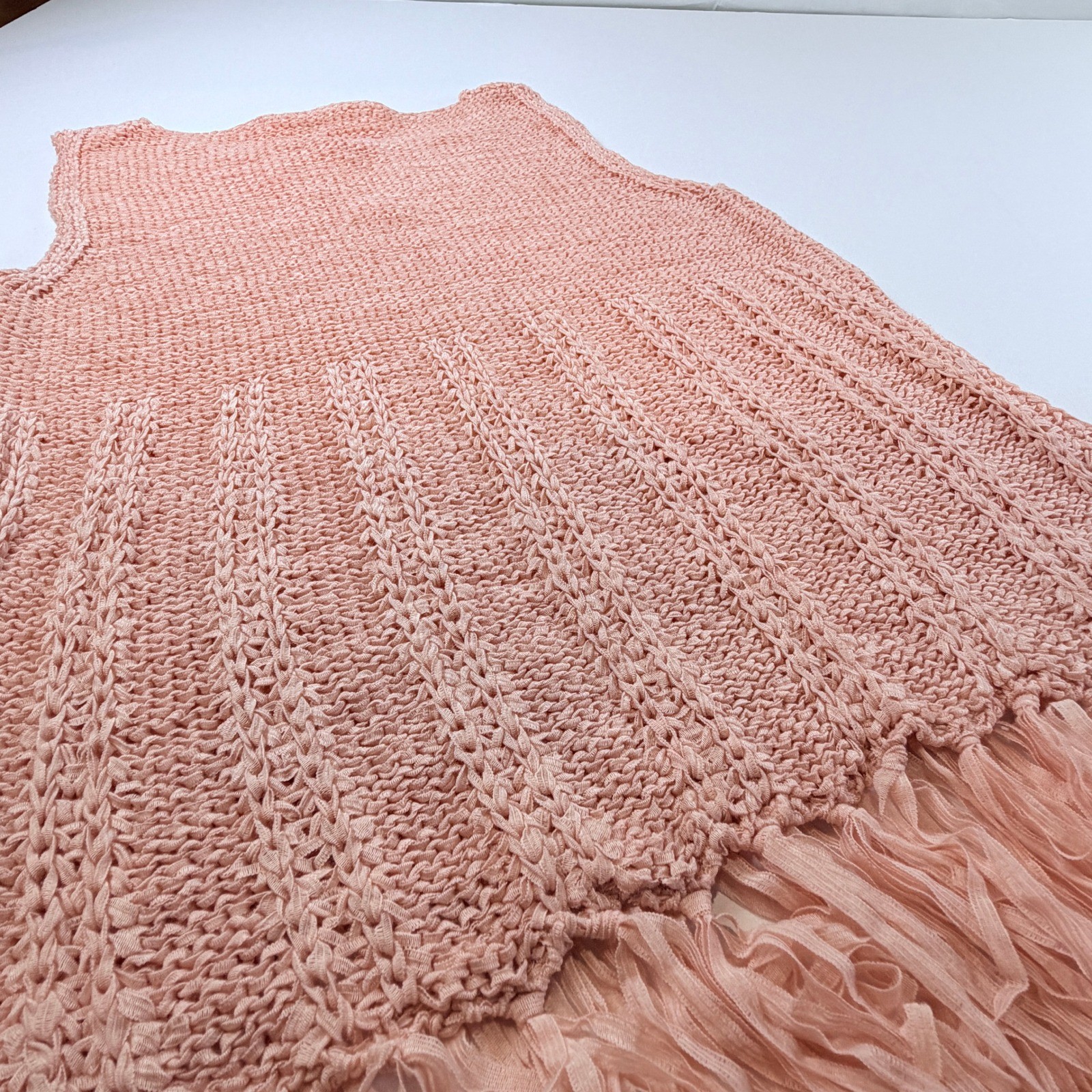 Max Studio Peach Knit Sleeveless Fringe Hem Top Keyhole Tie Womens Medium 269C3