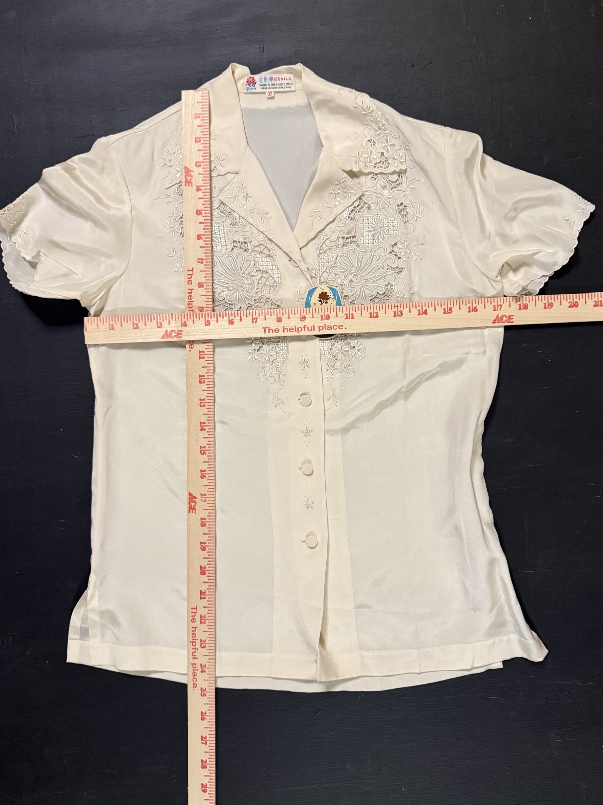 Vintage NWT Peony Button-up Short Sleeve 100% Silk Hand Embroidered New with Tag