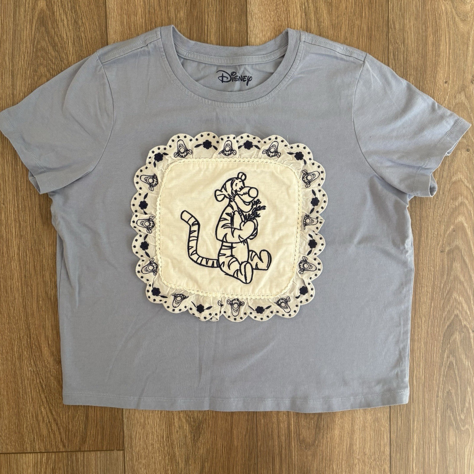 NWT Box Lunch Disney Tigger Toile Doily Shirt Size M Blue and White