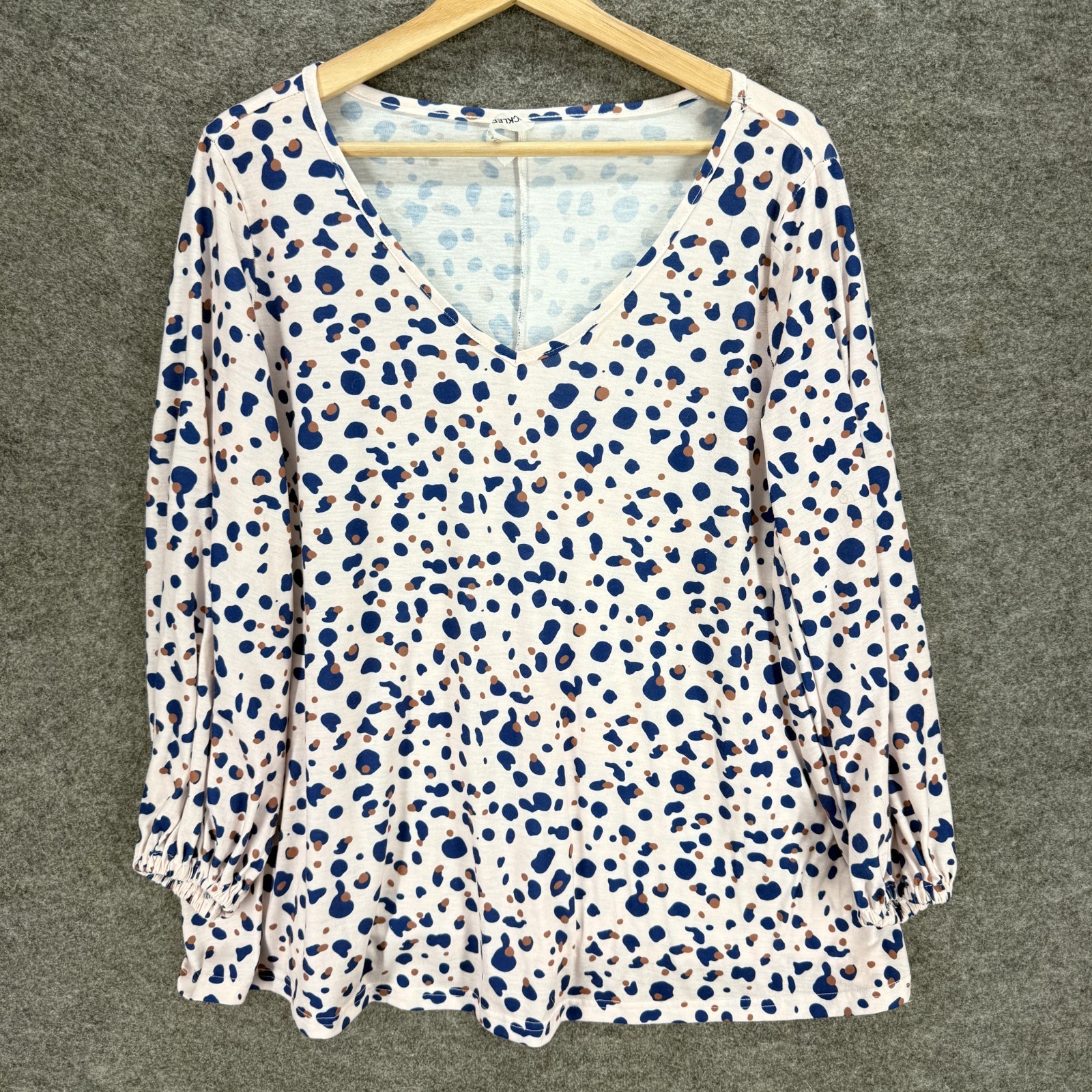 Tickled Teal Blouse Women L White Animal Print Long Sleeve V-Neck Rayon Top