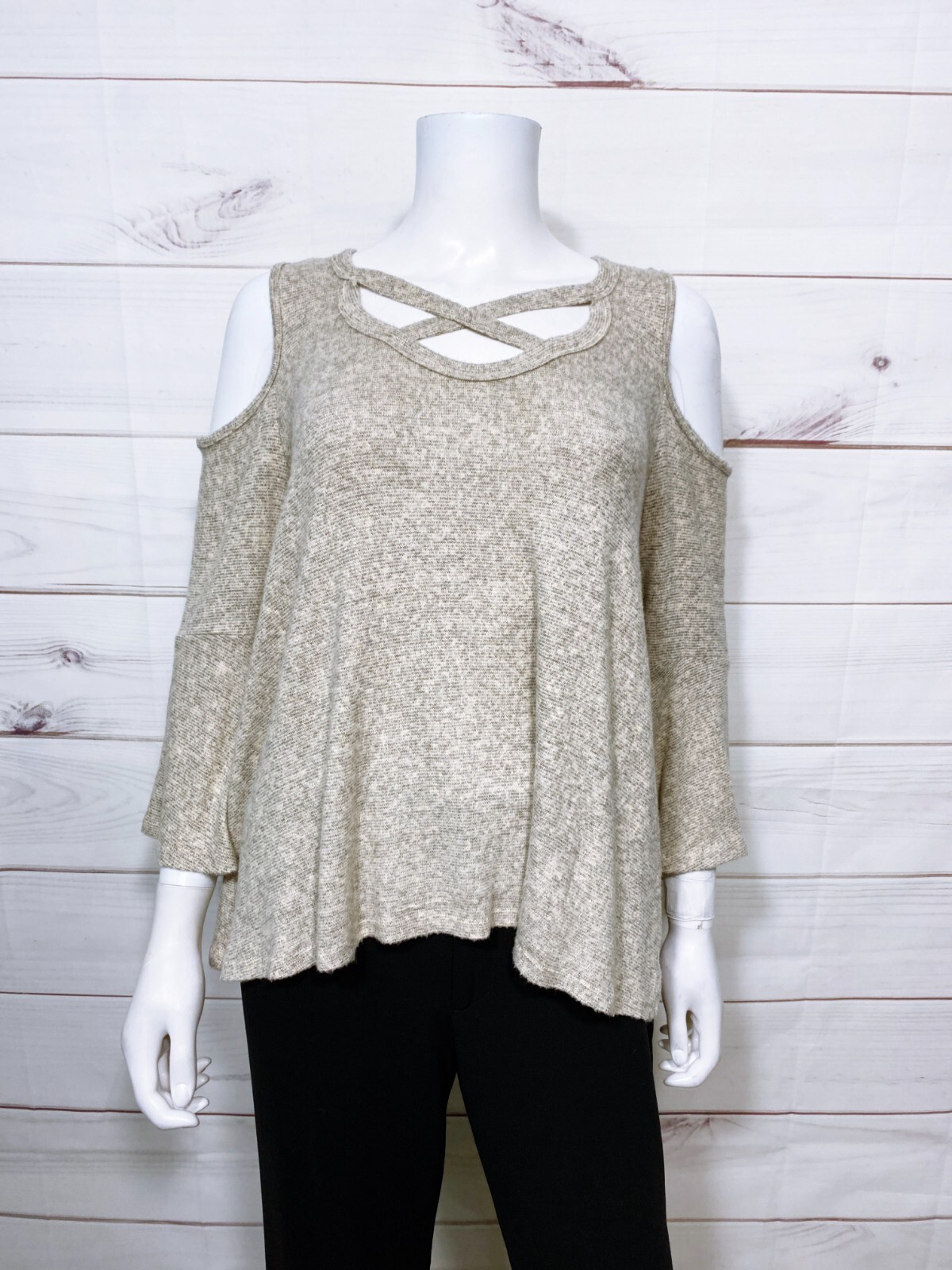 Caution To The Wind Womens Cold Shoulder Top Size M Beige Stretch
