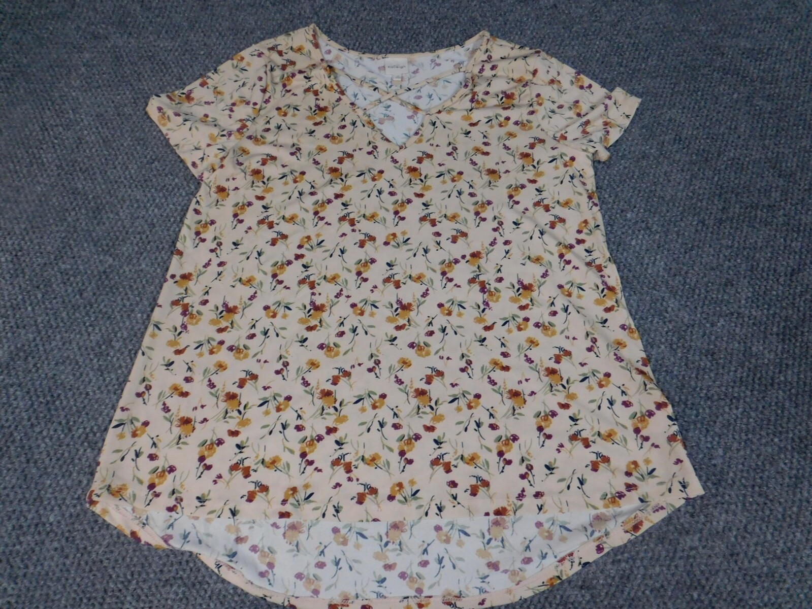 Kaileigh Womens Blouse Medium Beige Floral pullover