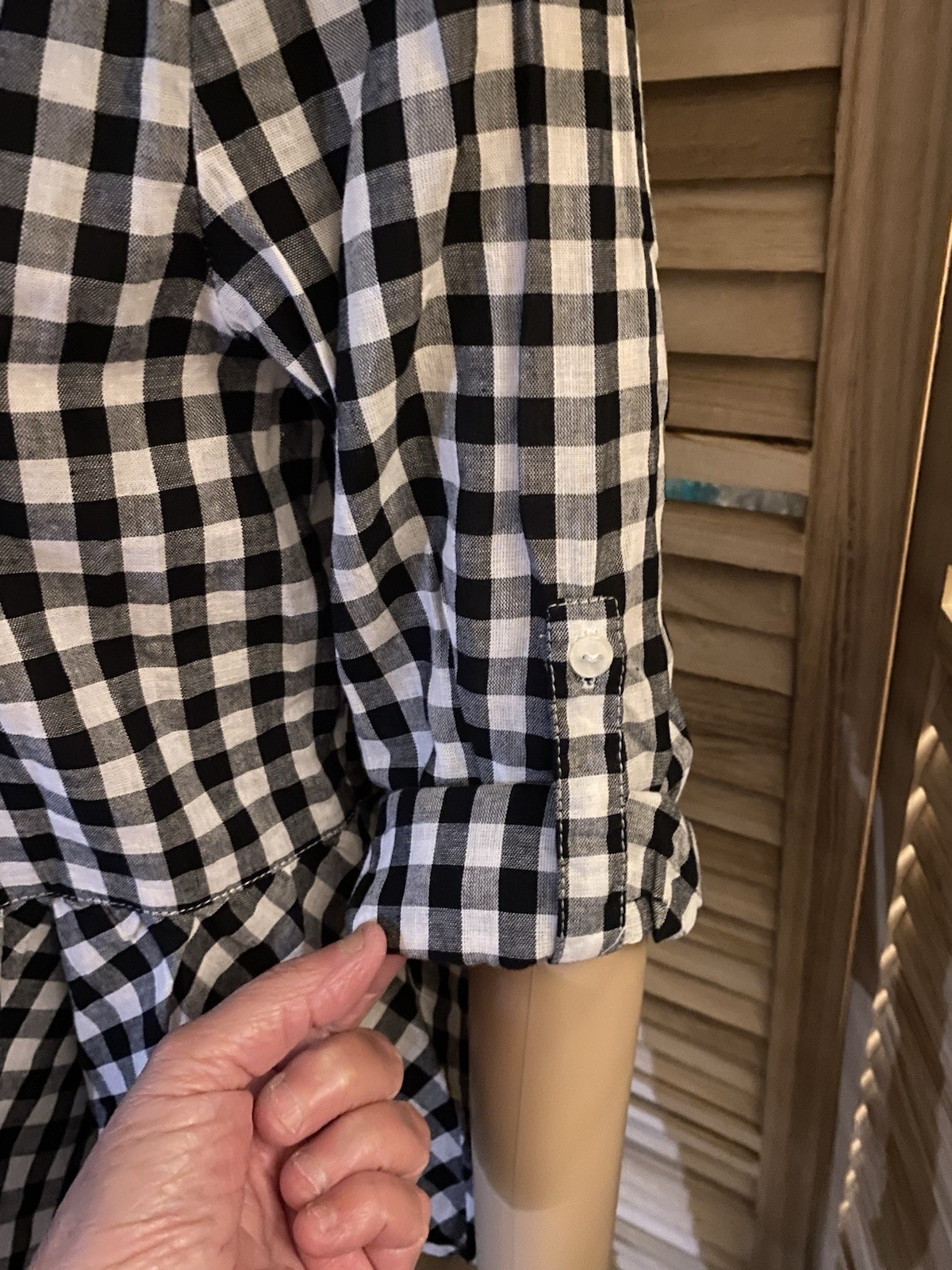 Love Notes Size L Checked Button Down Blouse 3/4 to Long Sleeve Collar