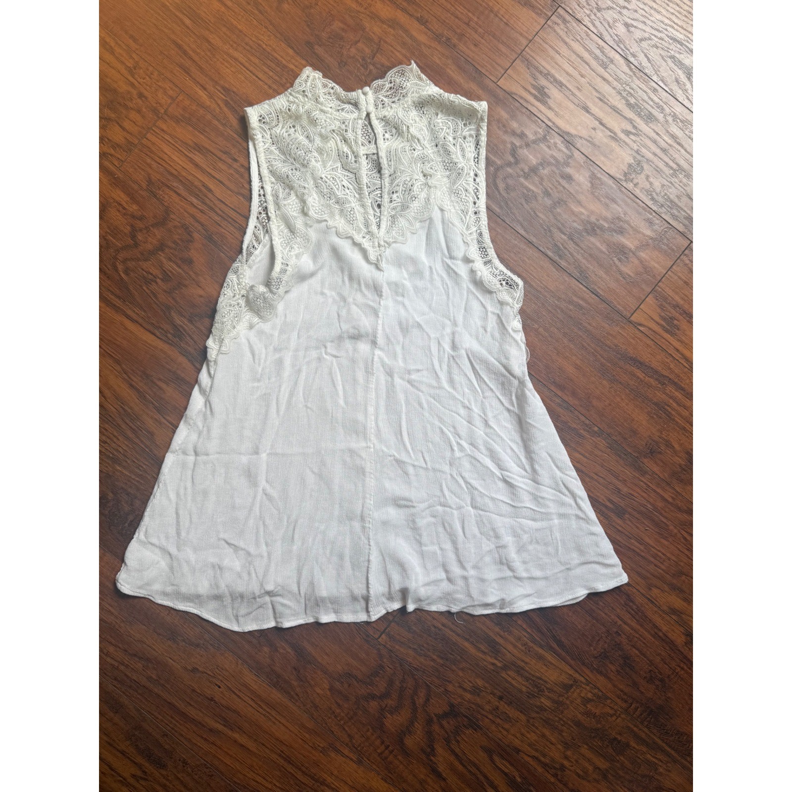 Altar’d State Women’s Medium Ivory Lace Mock Neck Sleeveless Blouse Boho Top