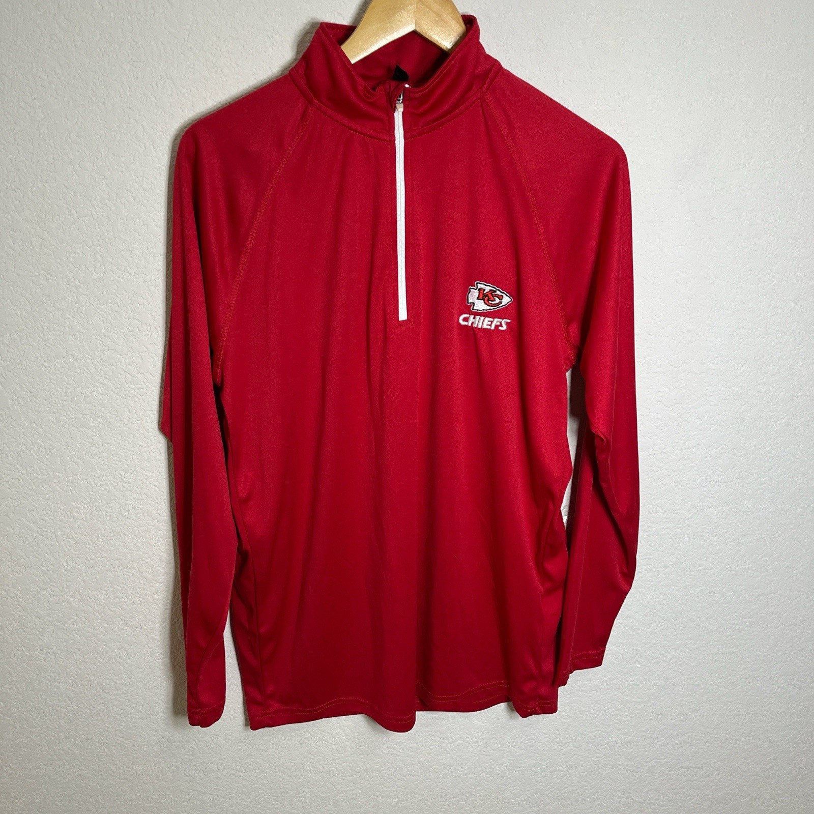 Dunbrooke Chiefs Red 100% Polyester Men’s Top Machine Wash Cold WPL5805