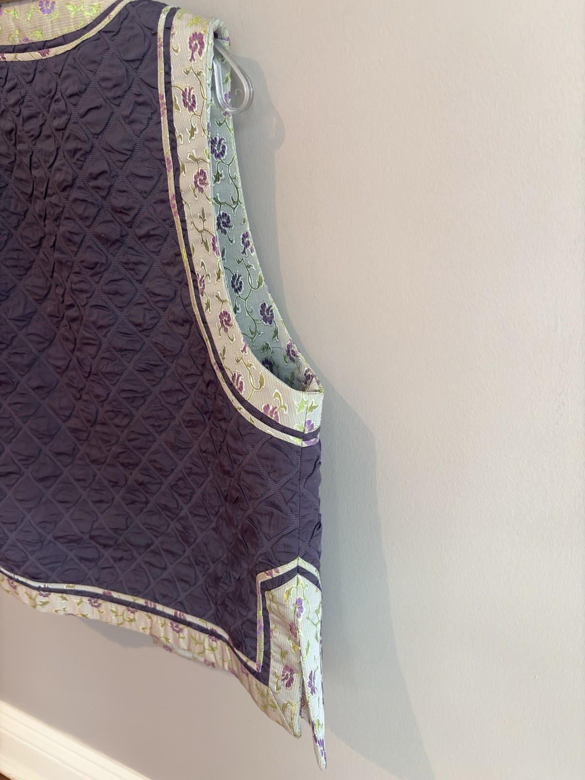 Rising Phoenix Med VTG Women’s Reversible Quilted Silk Blend Vest Asian Style