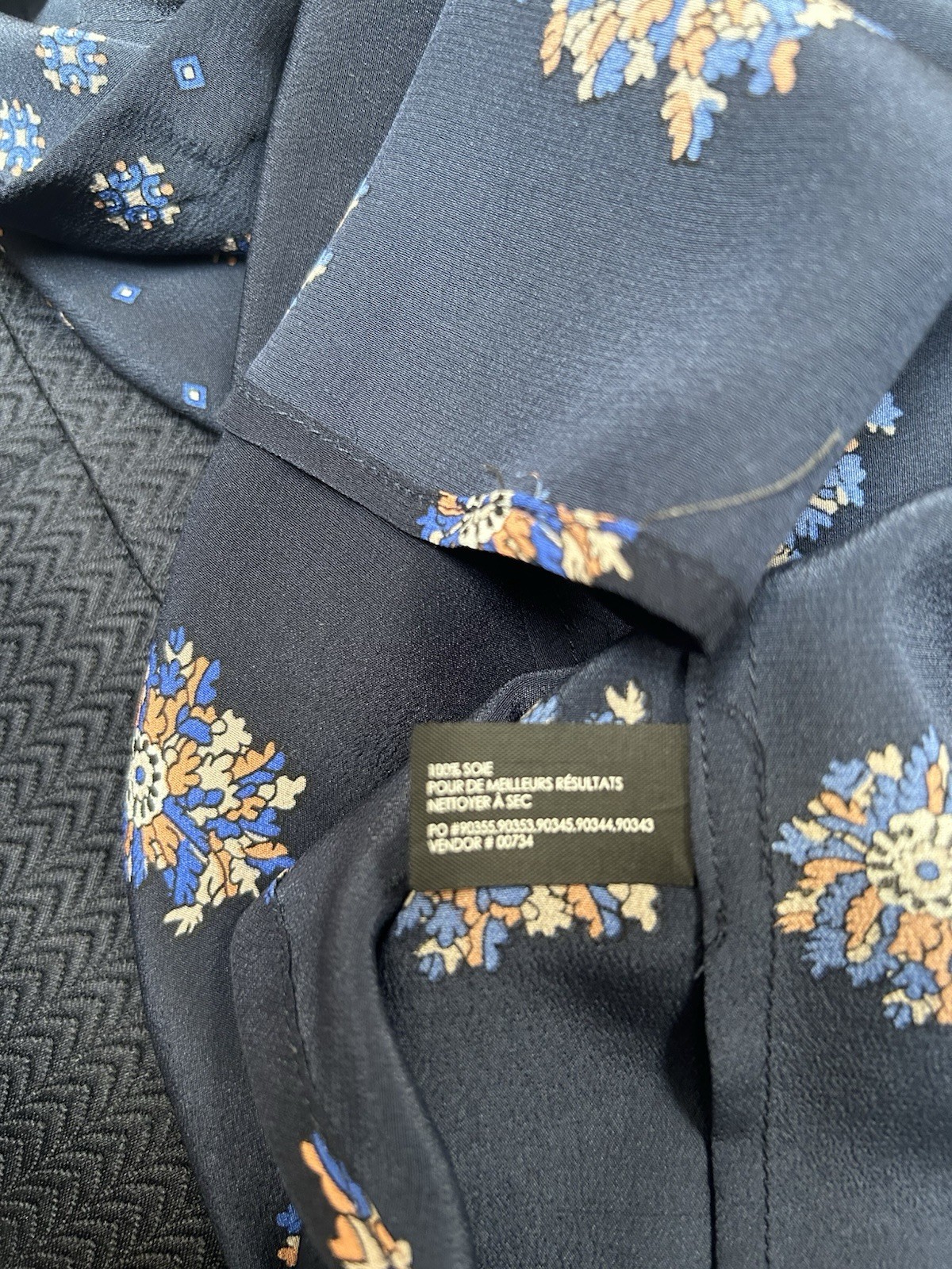 Club Monaco Collection Silk Blouse Size L Navy Print