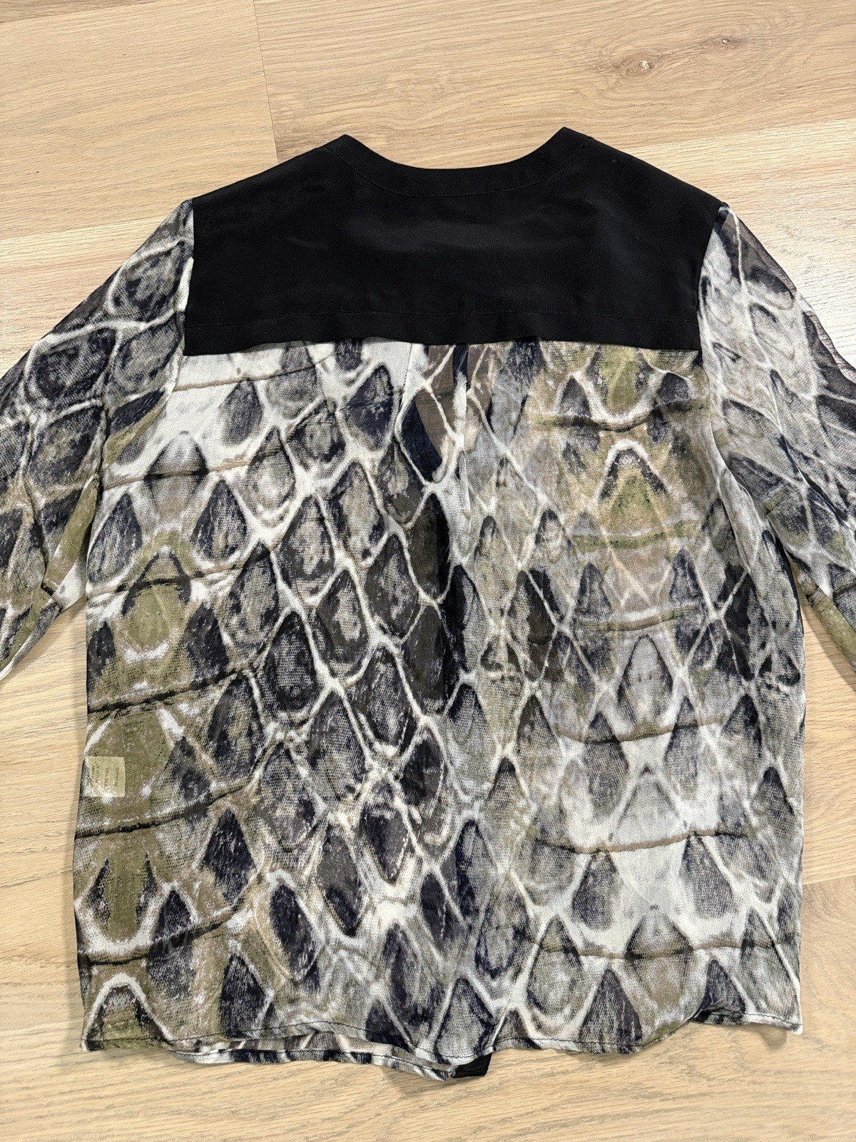 Gypsy 05 Women’s XS Snake Skin Silk Chiffon Sheer Round Neck 3/4 Blouse