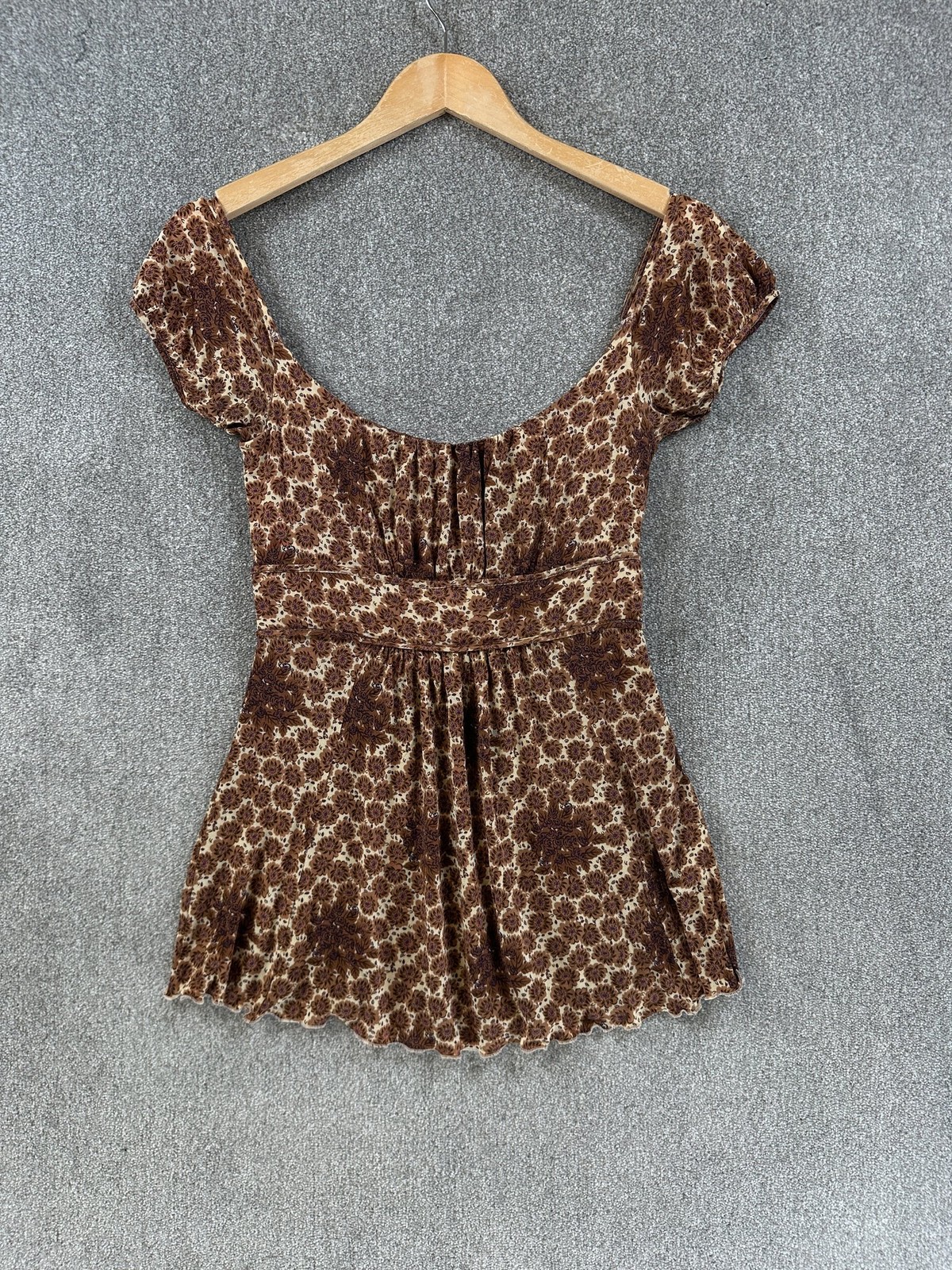 Max Mara Top Womens Size M Brown Floral Short Sleeve Y2K Vest Frilled