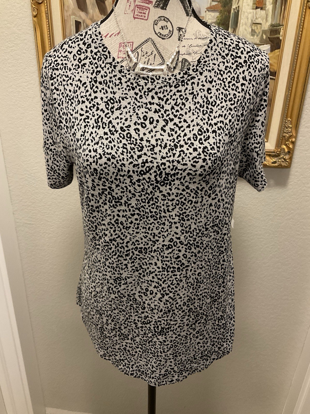Old Navy Luxe Gray Black Animal Print Knit Crew Neck Short Sleeve T-Shirt M