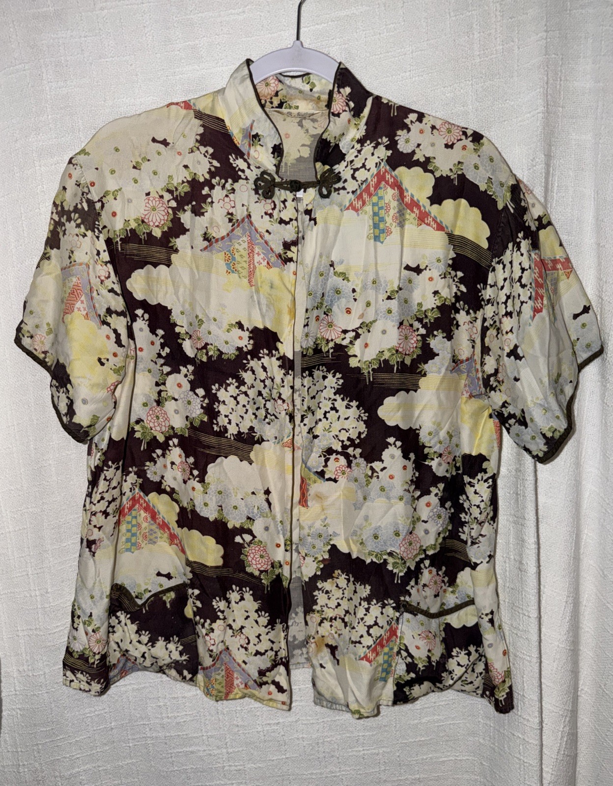 Vintage Japanese Floral Print Drip-Dry Chemise Blouse with Frog Closures