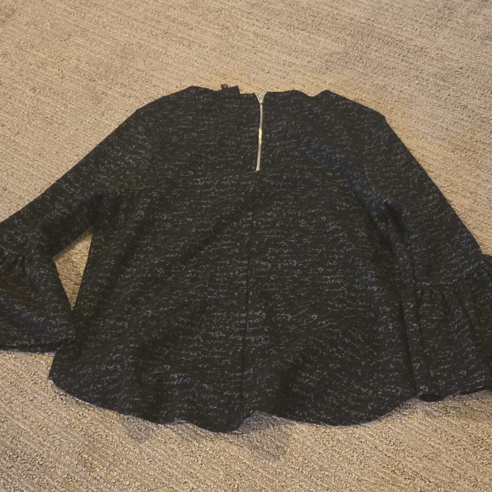 W5 Women’s M Black Gray Heathered Round Neck Long Sleeve Zip Top