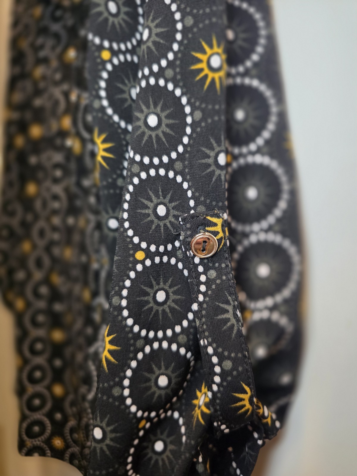BYdesign Womens L Black Yellow White Geometric Knit V-Neck Button Blouse