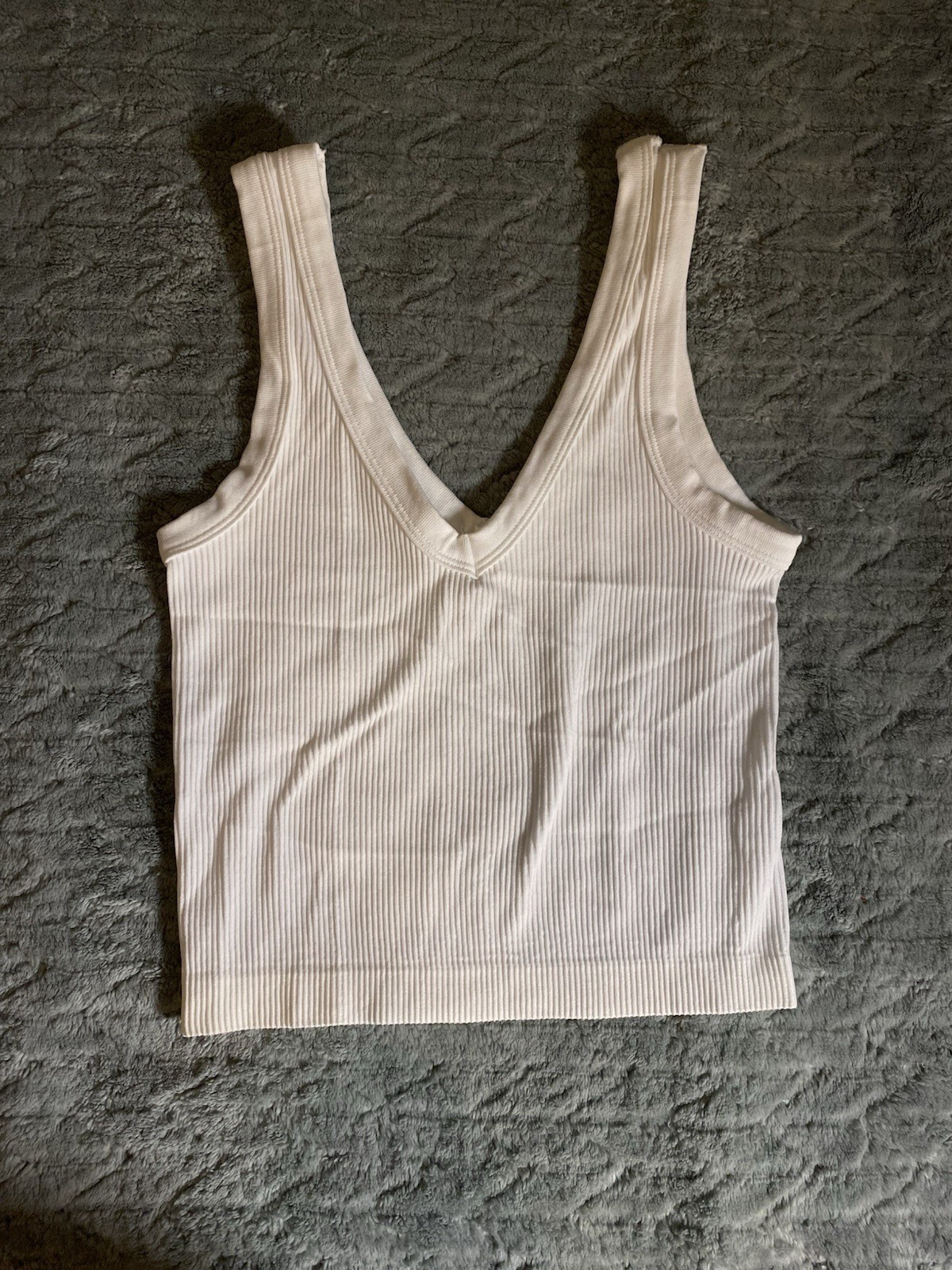 Vine and Valley Women’s White Tank Size Medium Nylon Spandex Blend