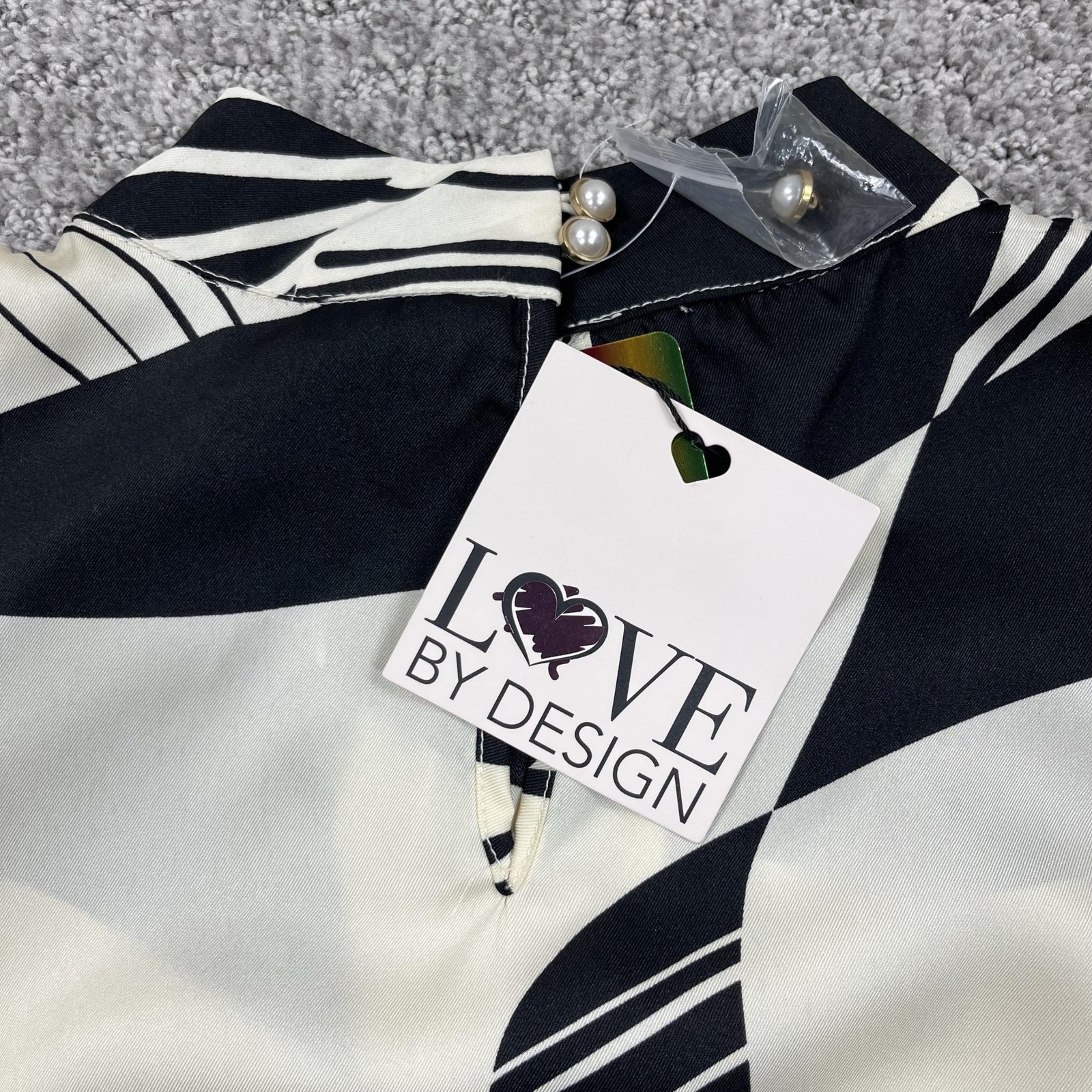 Love By Design Top Women Medium Black Swirl Mock Neck Balloon Sleeve Crop Blouse
