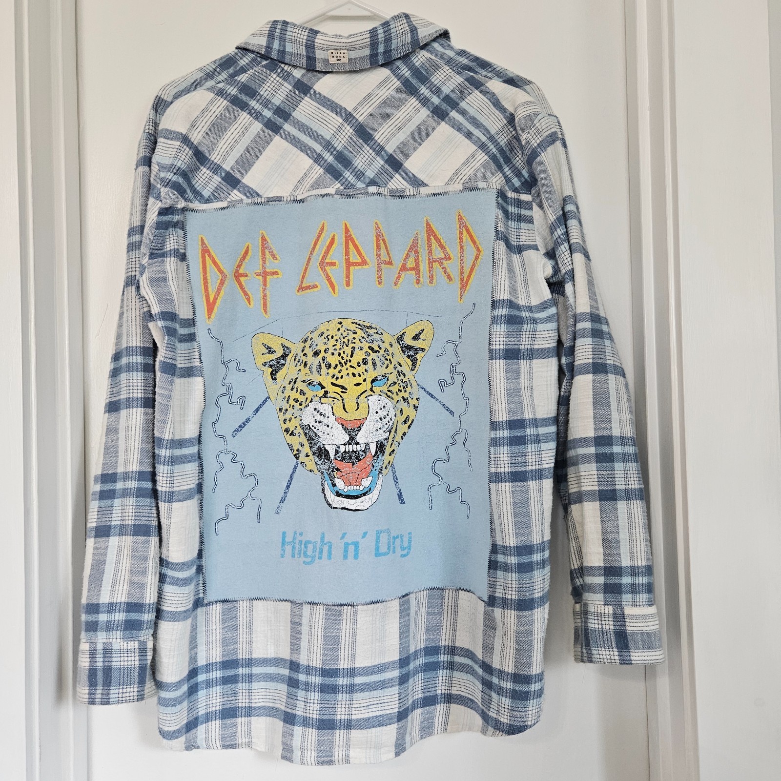 Def Leopard Upcycled Flannel Shirt Light Blue Billabong Women’s Small