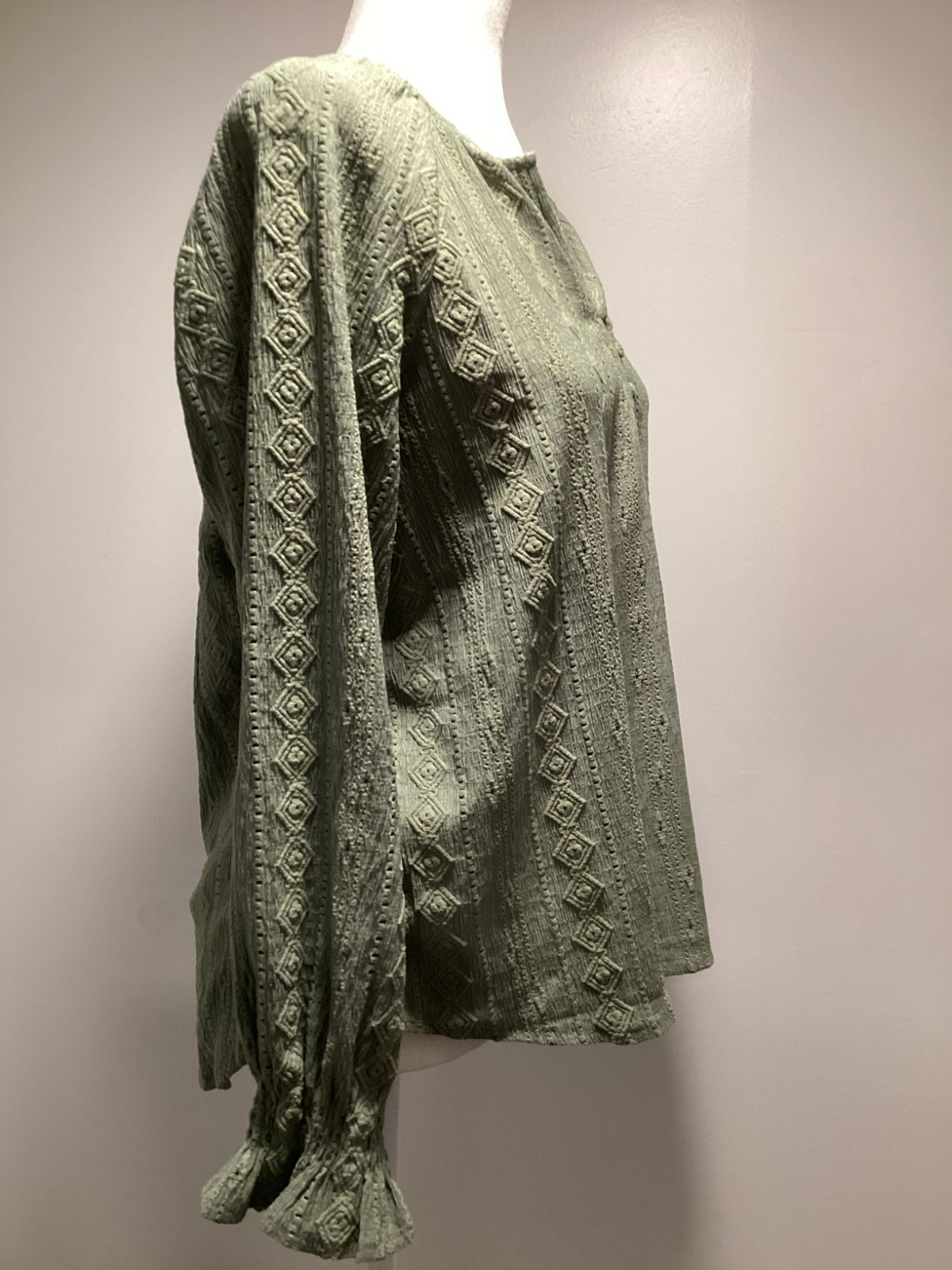 Frye Sage Green Eyelet Embroidered Peasant Blouse Smocked Cuffs – Size S