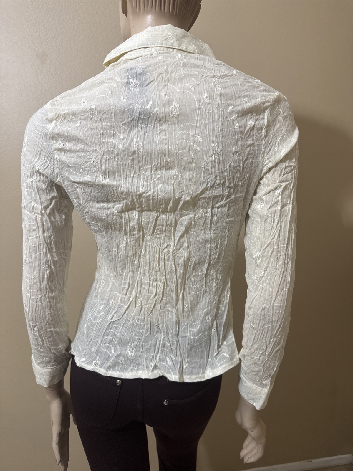 Women’s Ivory Rayon Casual Classic Stretch Embroidered Size L Button-up Top
