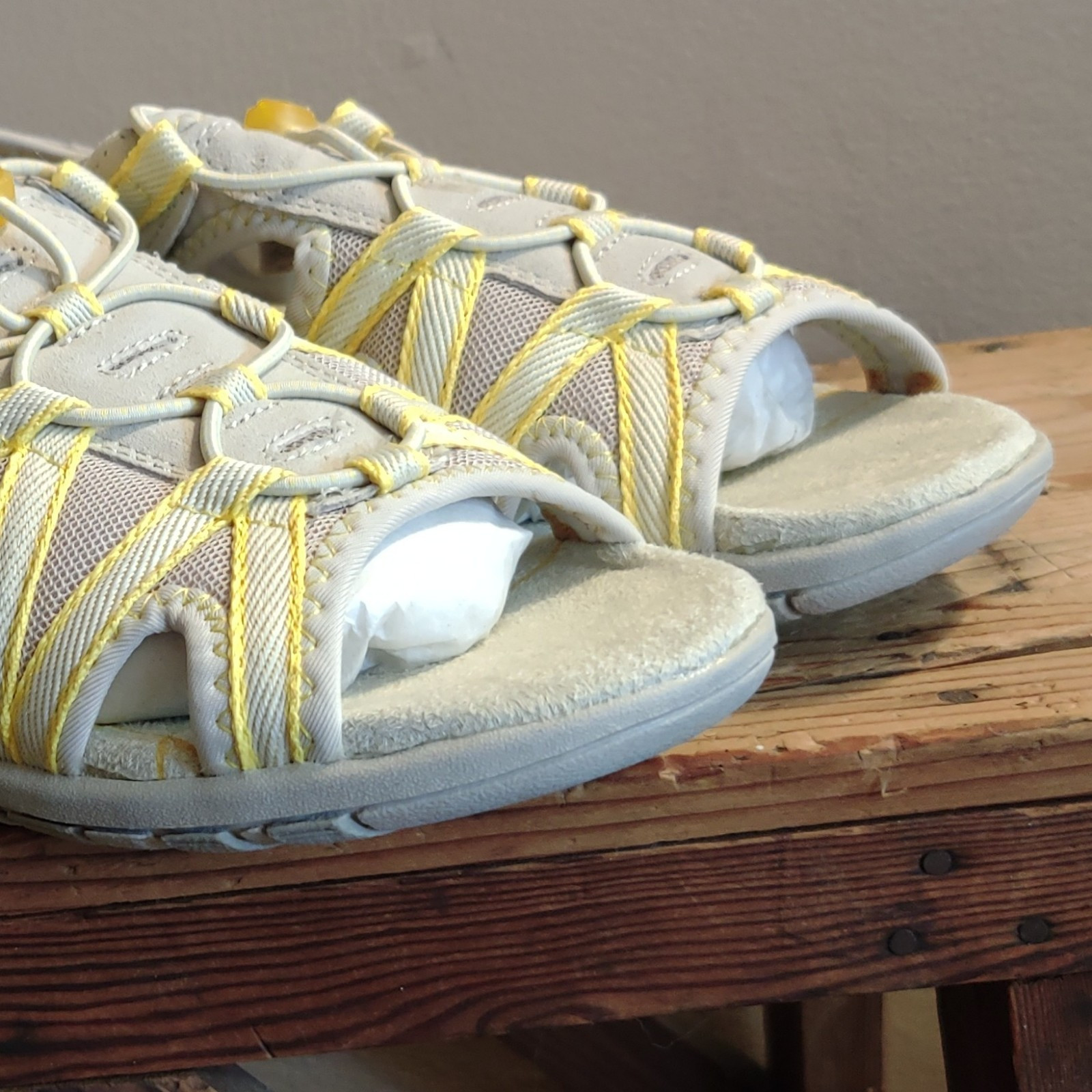 Croft & Barrow New with Tags Hiking/Sandals/Shoes Size 8 Gray/Yellow