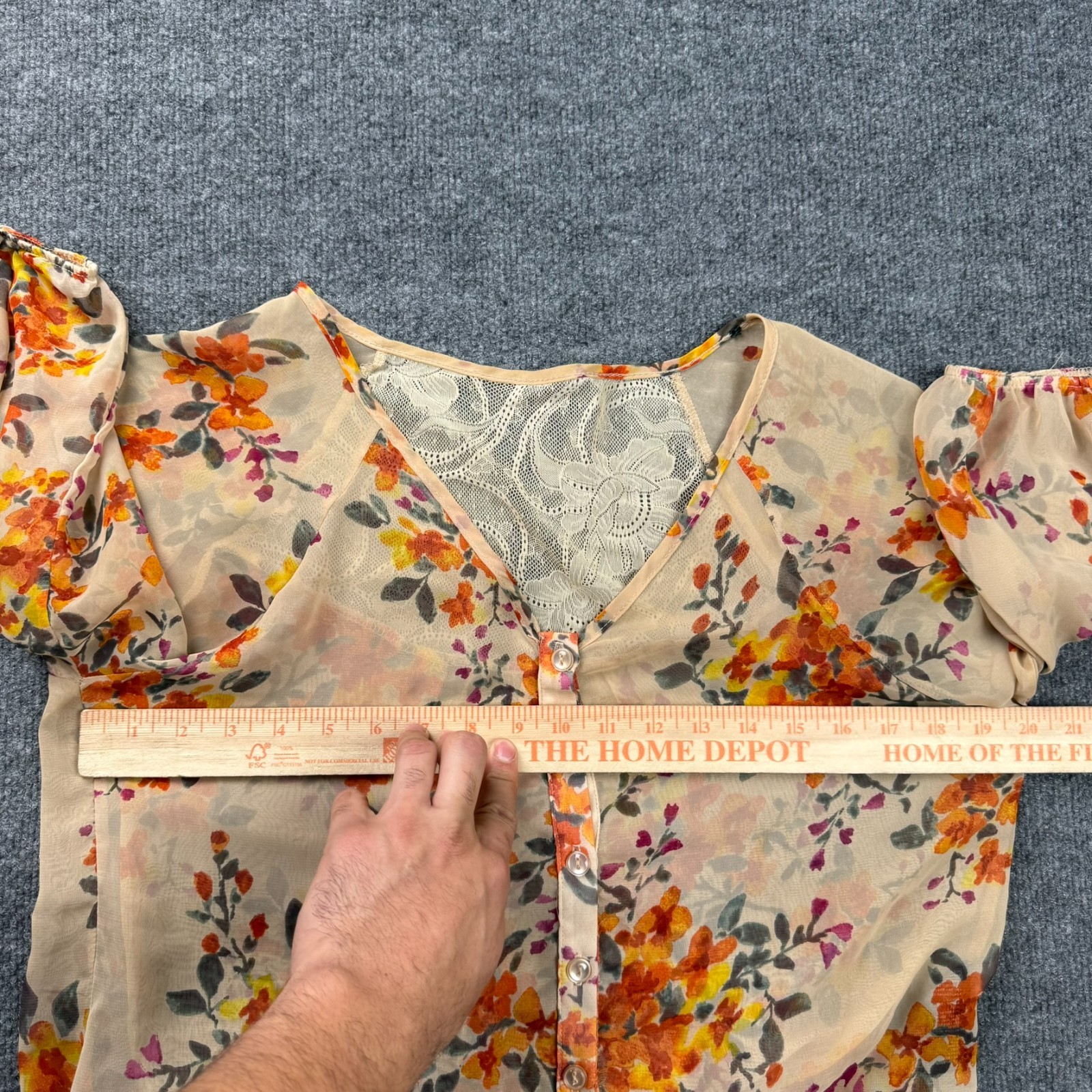 “Forever 21 Floral Blouse – DAMAGE – Lace Detail – Size Small”